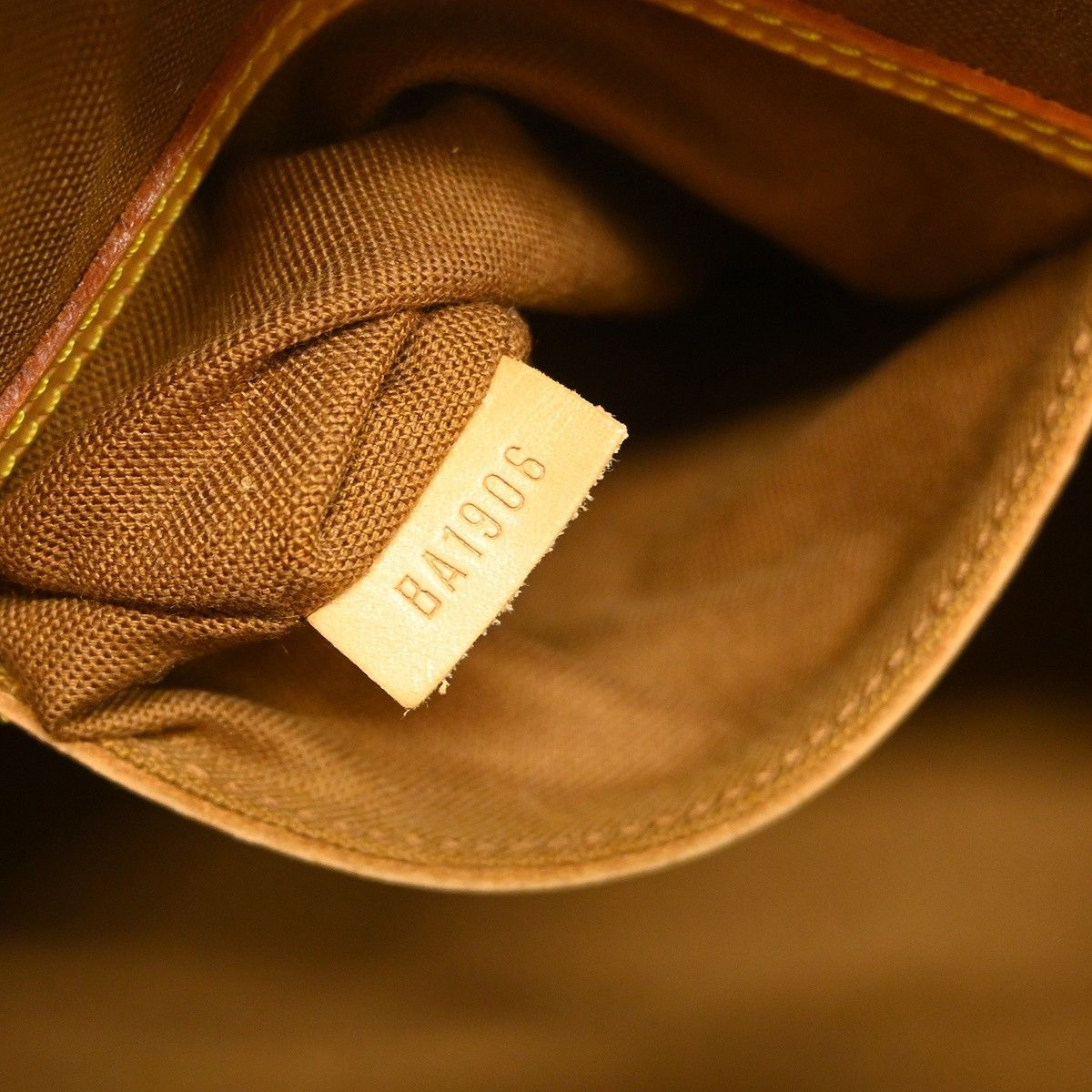 Louis Vuitton Louis Vuitton Alma Handbag Monogram Canvas Size ONE SIZE - 5 Thumbnail