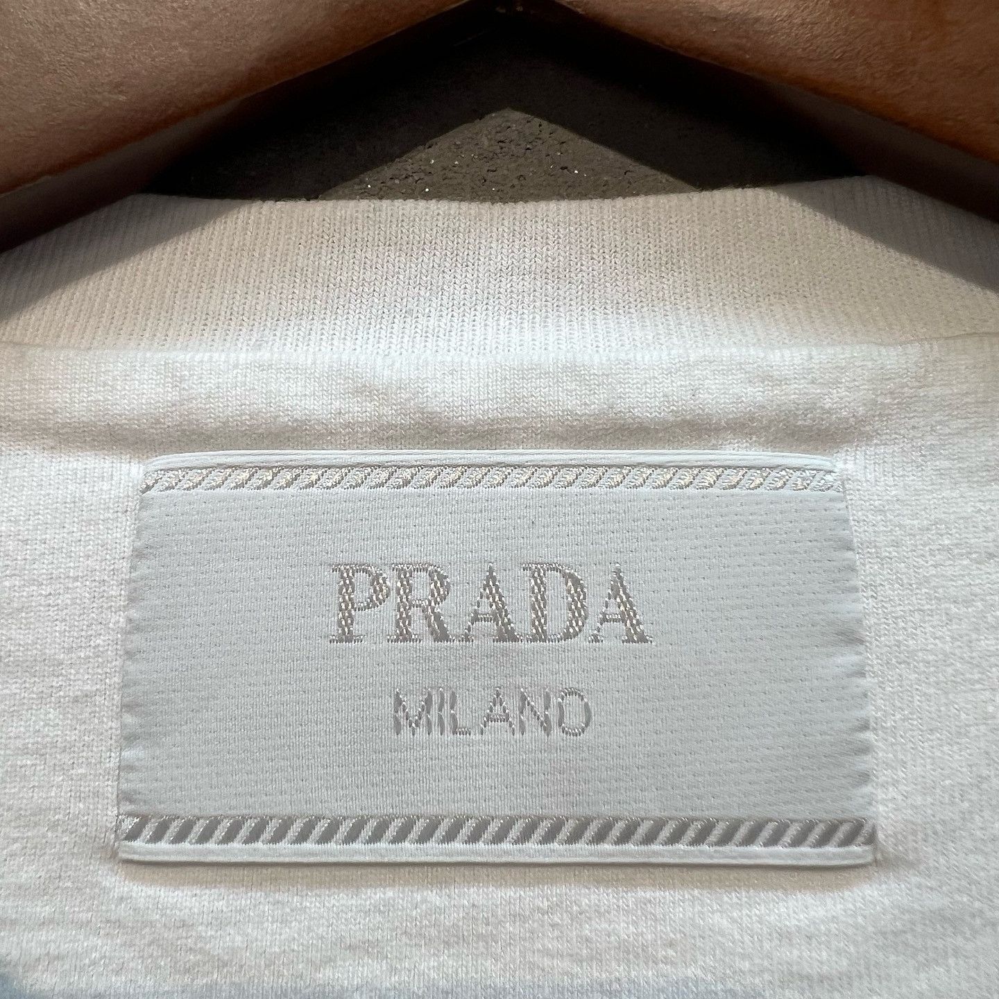 Prada Triangle Logo Pocket T-Shirt Size US S / EU 44-46 / 1 - 3 Thumbnail