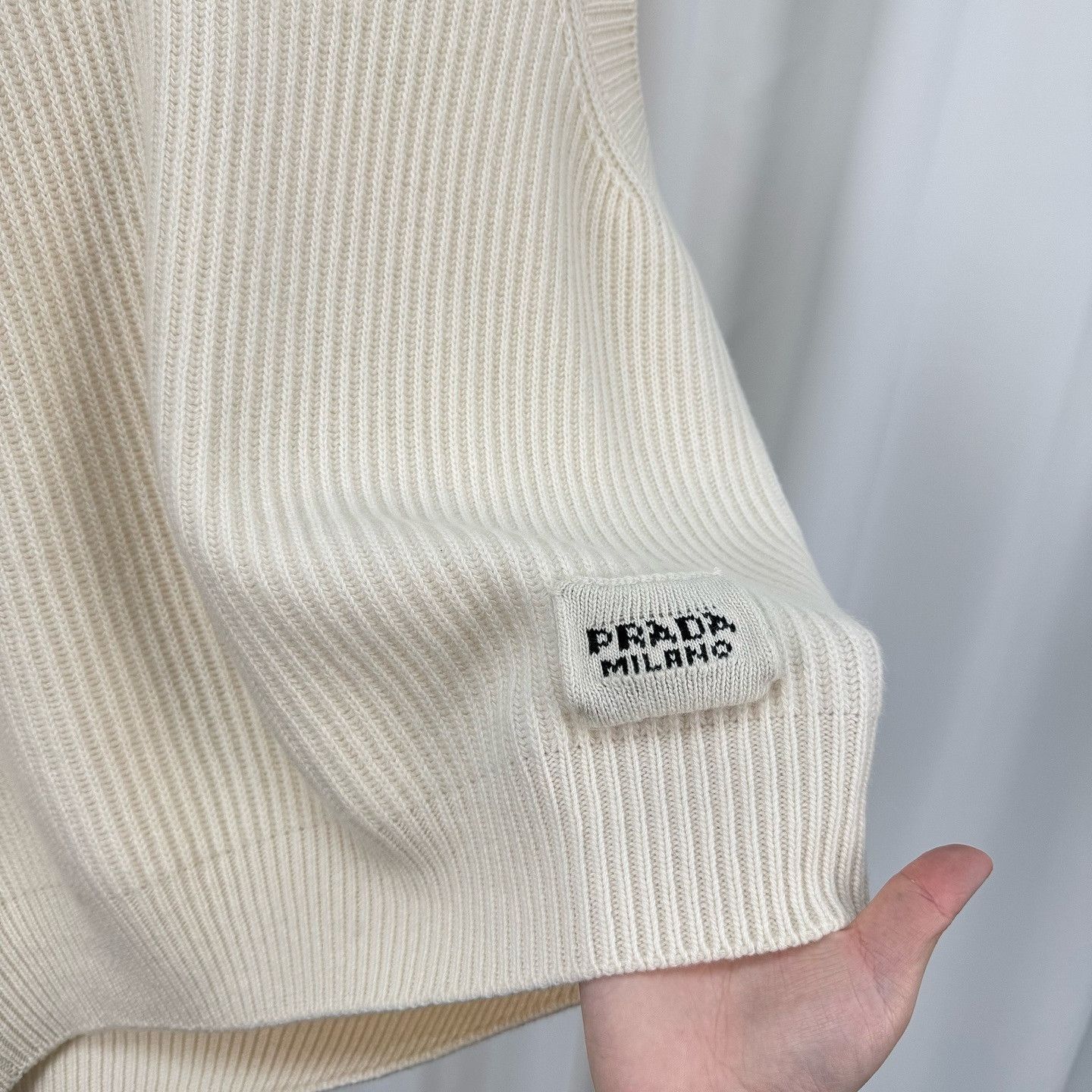Prada Cashmere Blend V-Neck Sweater Vest Size US M / EU 48-50 / 2 - 6 Thumbnail