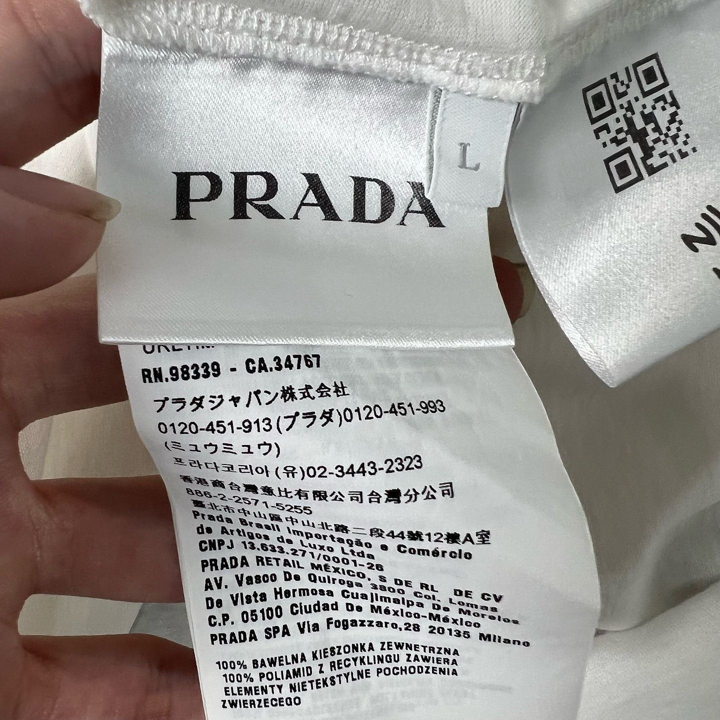 Prada Logo Pocket T-Shirt in White Size US L / EU 52-54 / 3 - 4 Thumbnail