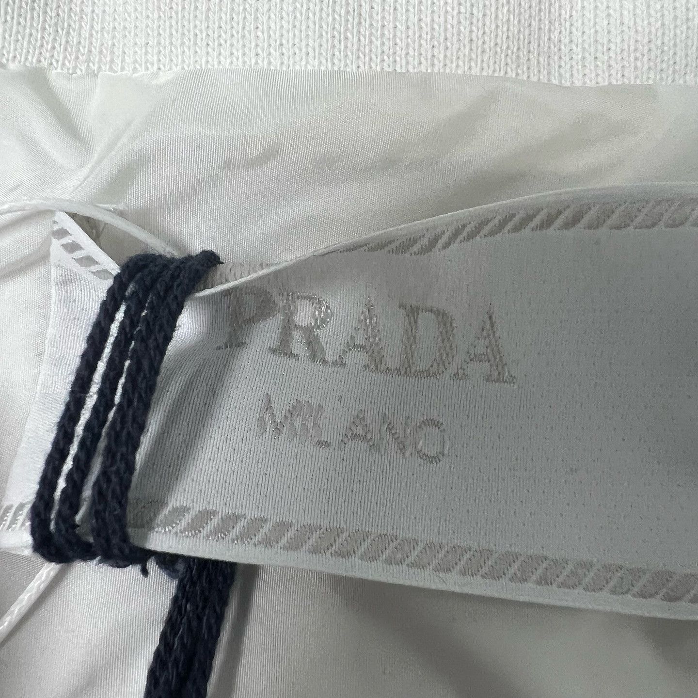 Prada Logo Pocket T-Shirt in White Size US L / EU 52-54 / 3 - 3 Thumbnail