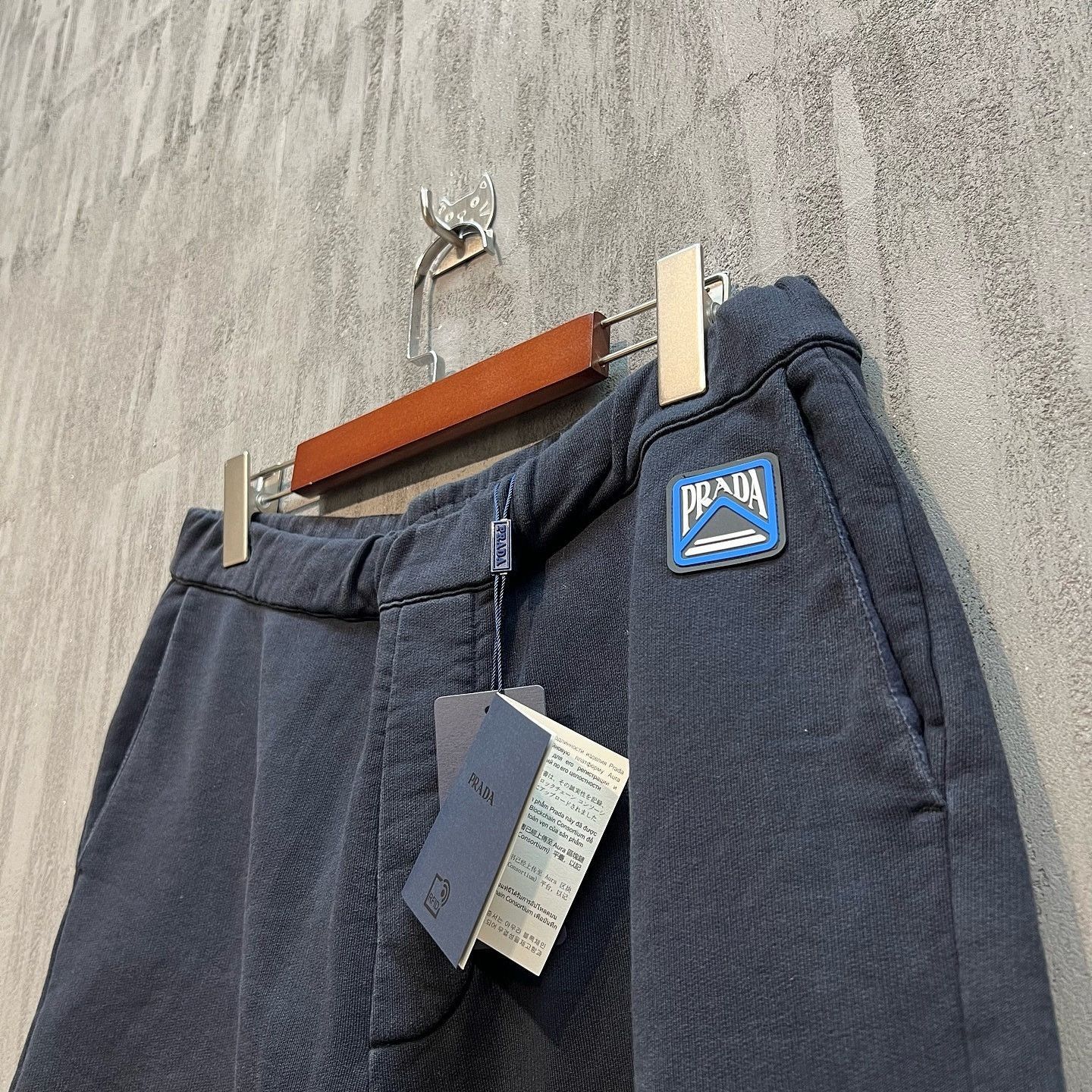 Prada Black Sweat Shorts with Logo Patch Size US 32 / EU 48 - 6 Thumbnail