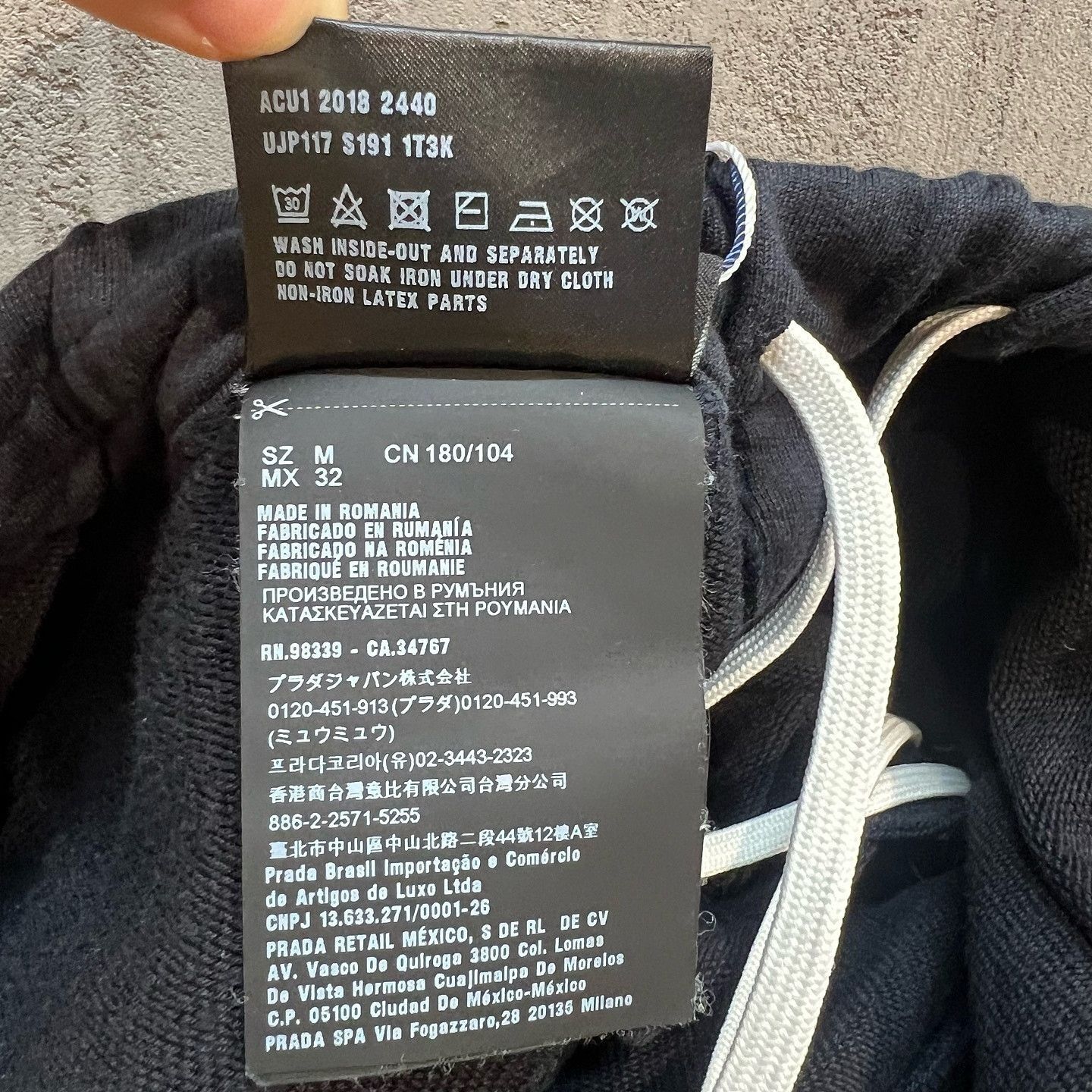Prada Black Sweat Shorts with Logo Patch Size US 32 / EU 48 - 4 Thumbnail