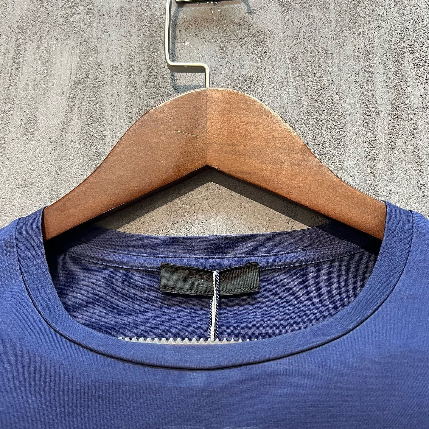 Prada Pocket Long Sleeve T-Shirt in Blue Size US S / EU 44-46 / 1 - 6 Thumbnail