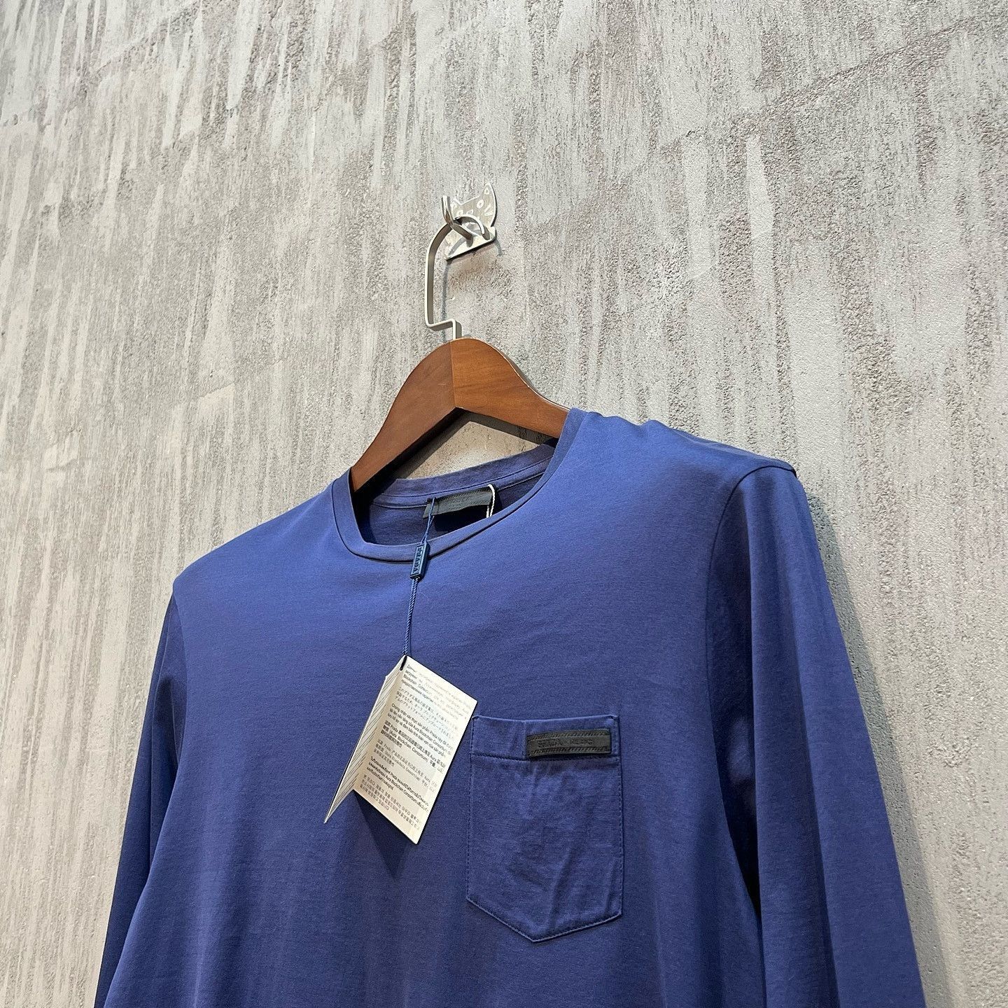 Prada Pocket Long Sleeve T-Shirt in Blue Size US S / EU 44-46 / 1 - 5 Thumbnail