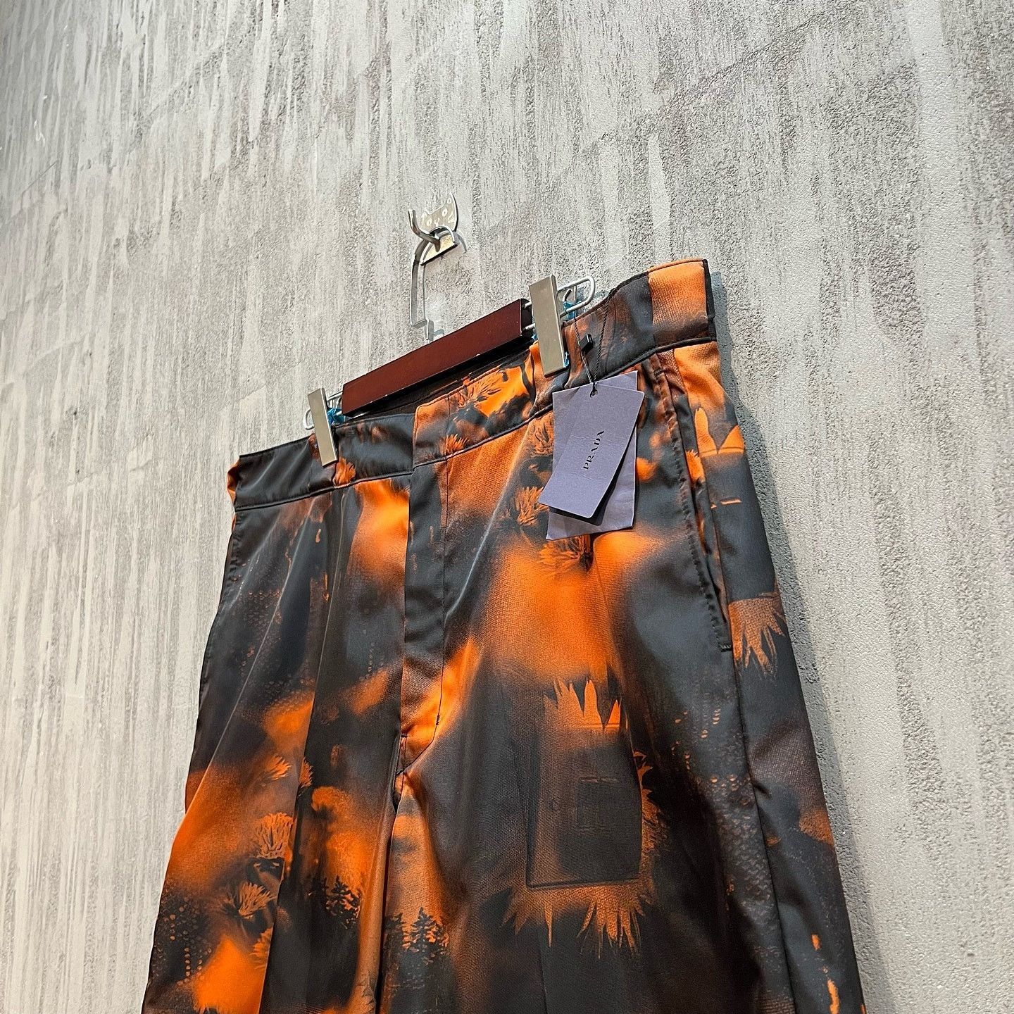 Prada Vibrant Landscape Print Shorts Size US 36 / EU 52 - 6 Thumbnail