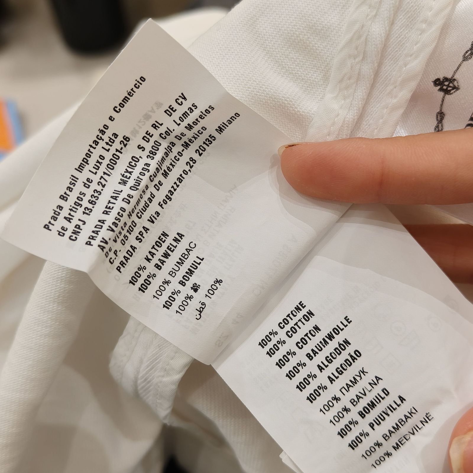 Prada Logo Pocket T-Shirt in White Size US S / EU 44-46 / 1 - 13 Thumbnail
