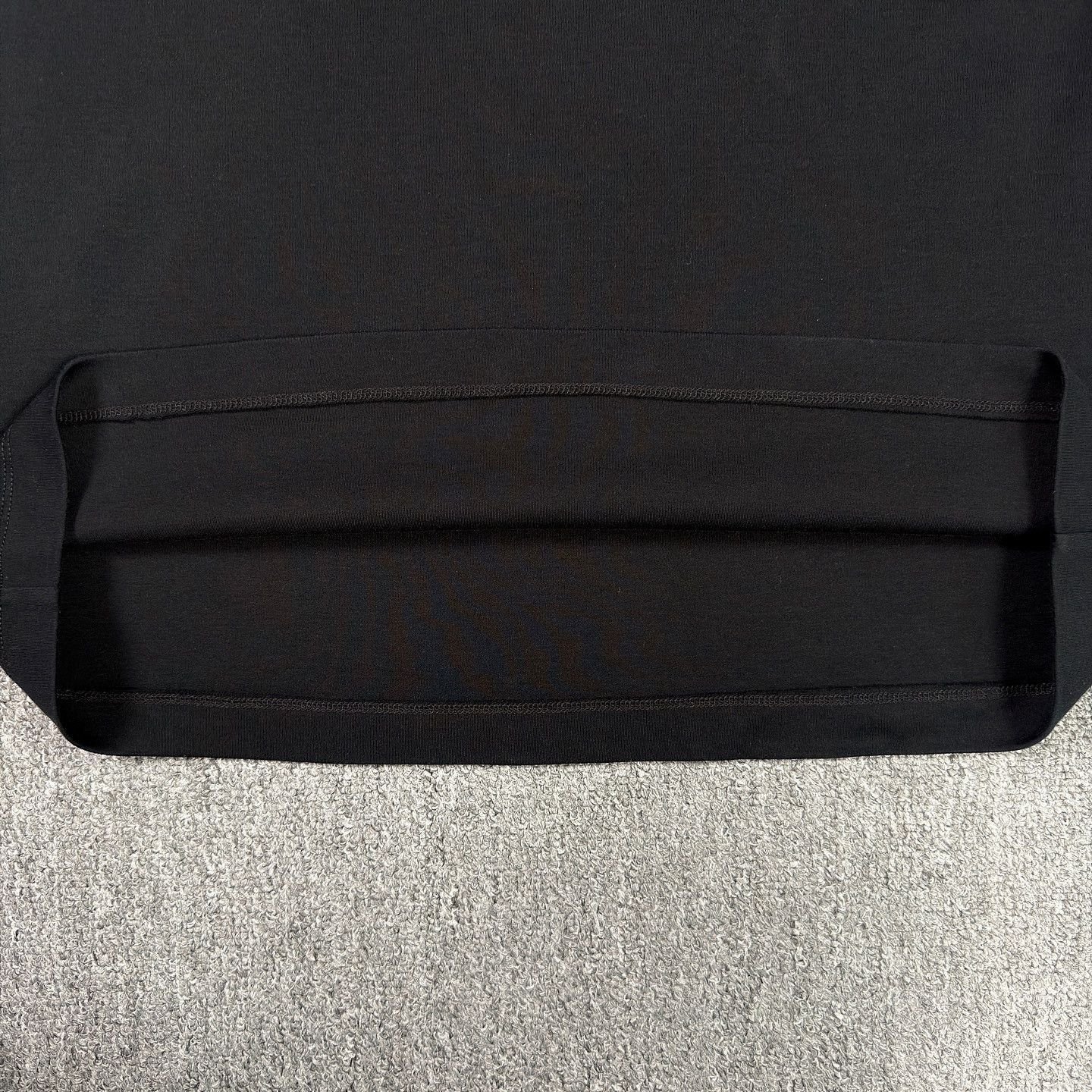 Prada Minimalist Black Enamel Logo Tee Size US S / EU 44-46 / 1 - 8 Thumbnail