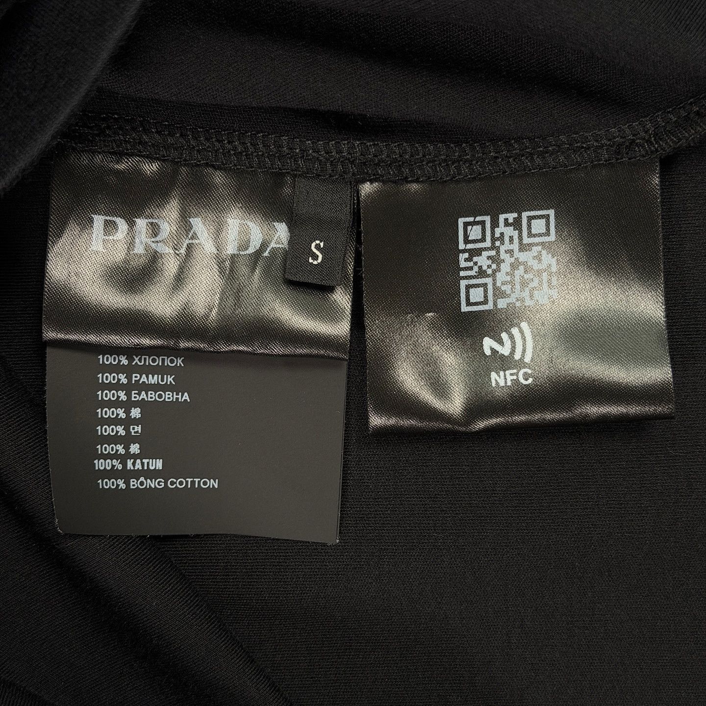 Prada Minimalist Black Enamel Logo Tee Size US S / EU 44-46 / 1 - 5 Thumbnail