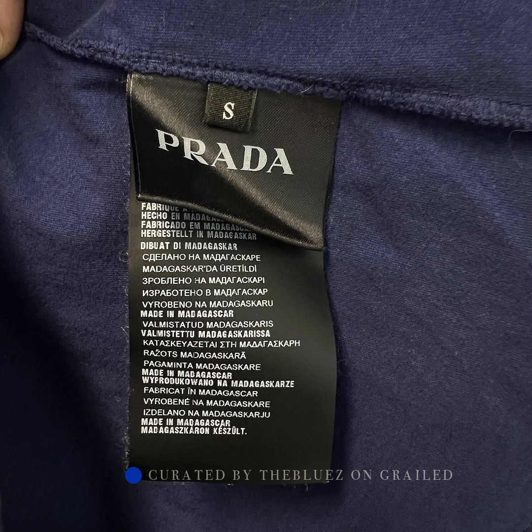 Prada Triangle Logo Pocket T-Shirt in Blue Size US S / EU 44-46 / 1 - 4 Thumbnail
