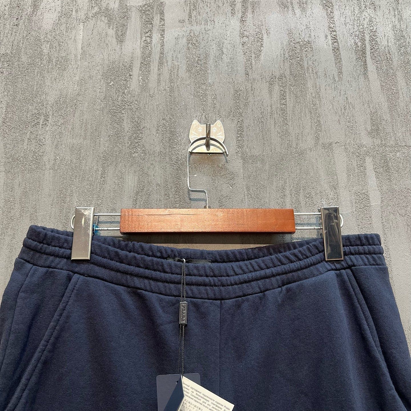 Prada Black Cotton Logo Patch Shorts Size US 32 / EU 48 - 6 Thumbnail