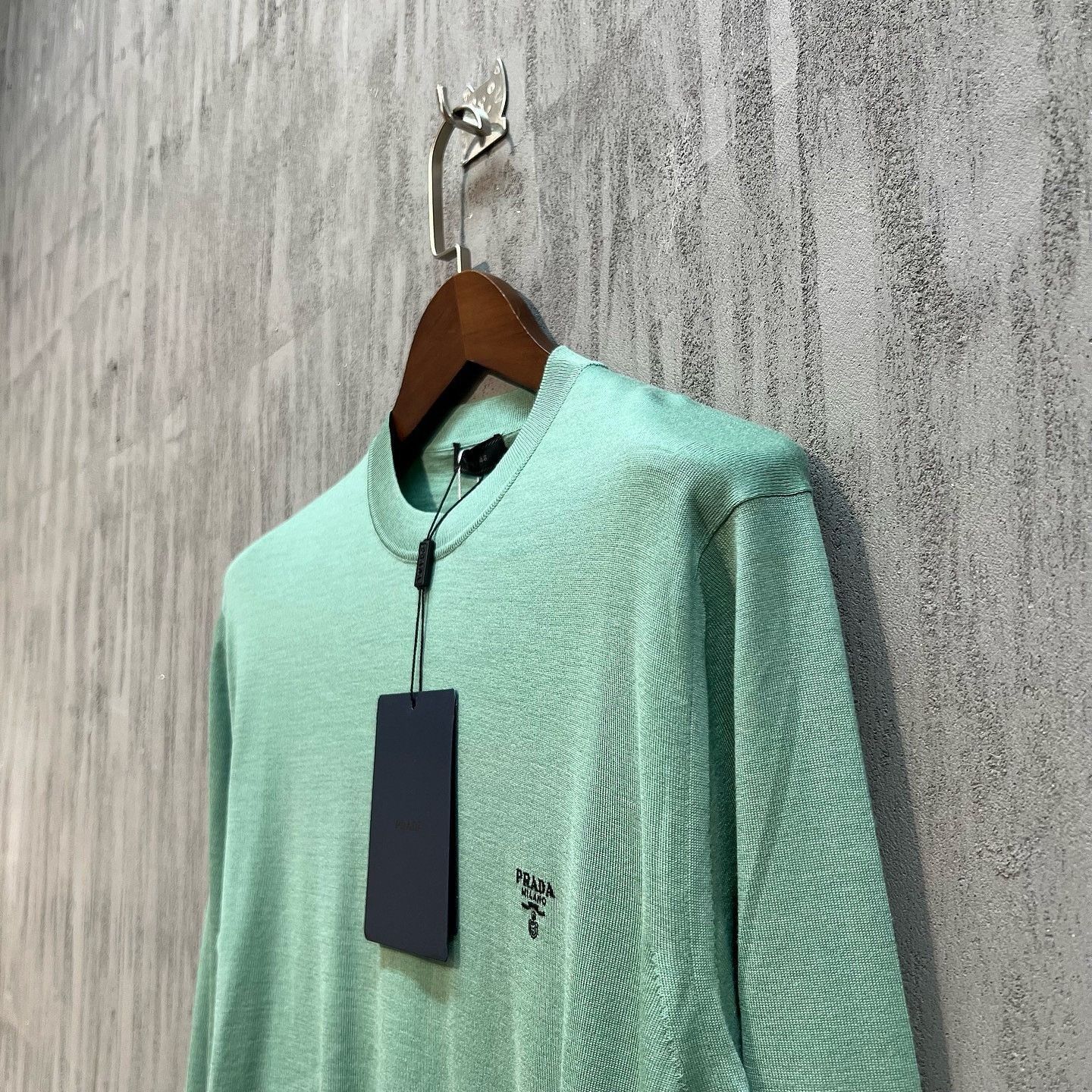 Prada Logo Knit Sweater in Rich Green Size US M / EU 48-50 / 2 - 5 Thumbnail