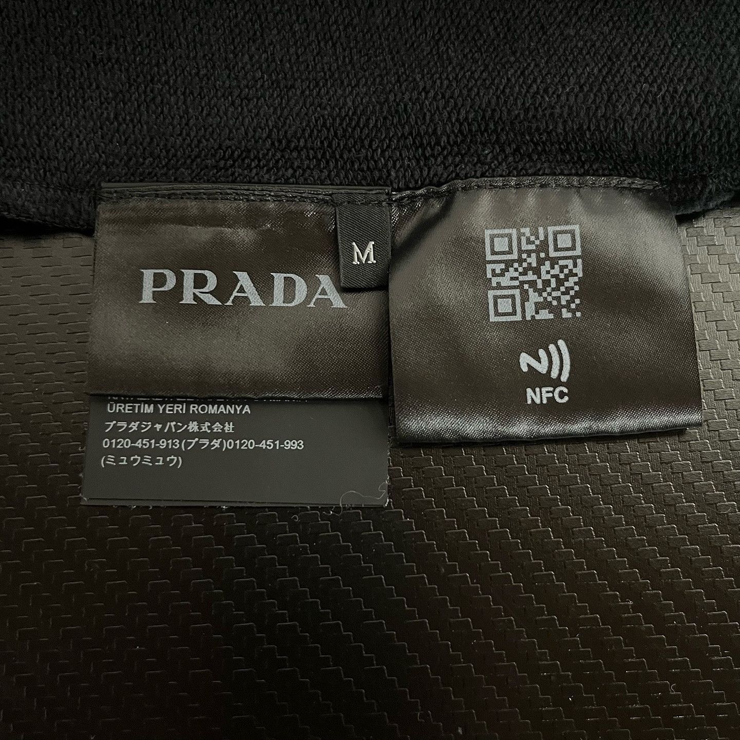 Prada Black Embossed Logo T-Shirt Size US M / EU 48-50 / 2 - 4 Thumbnail