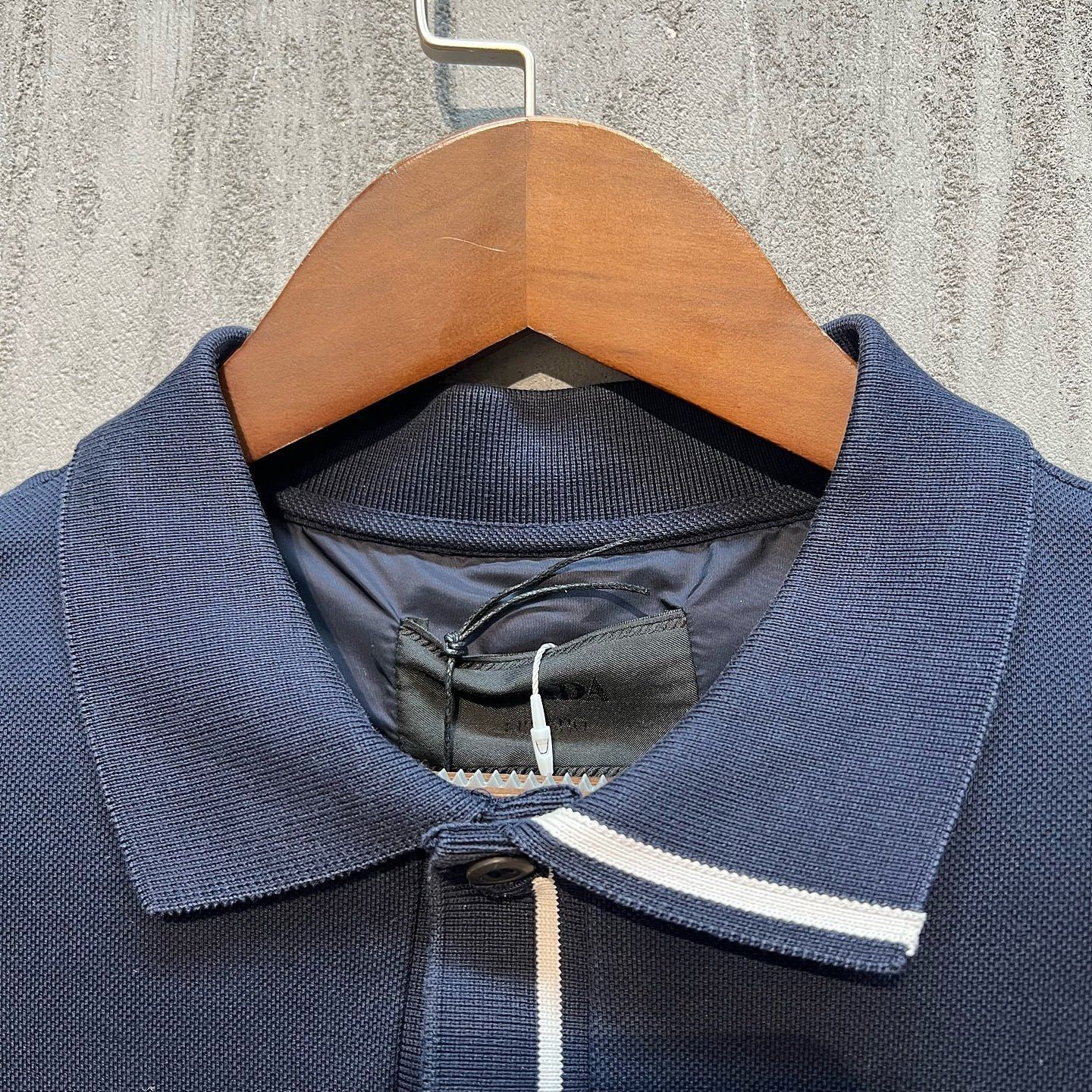 Prada Sleek Navy Polo Shirt in XL Size US XL / EU 56 / 4 - 6 Thumbnail