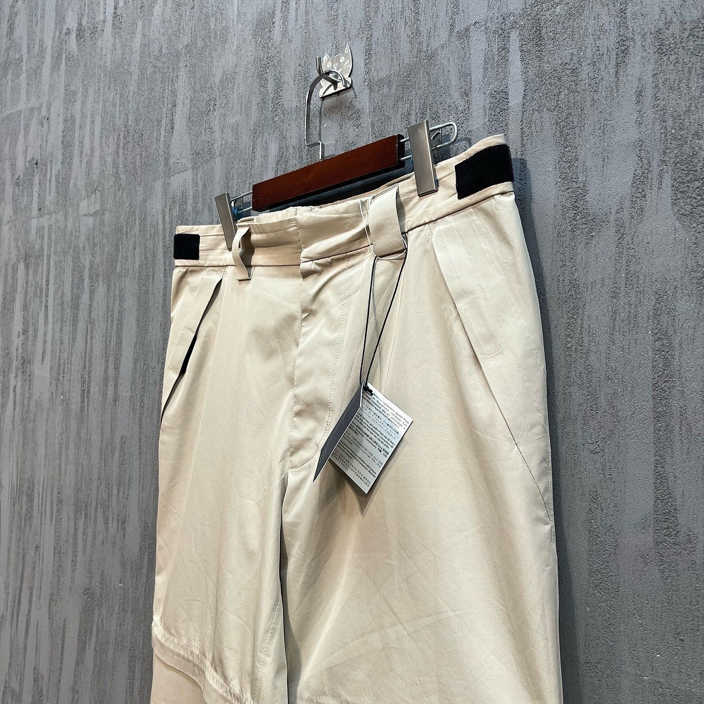 Prada Technical Trousers in Beige Size US 32 / EU 48 - 7 Thumbnail