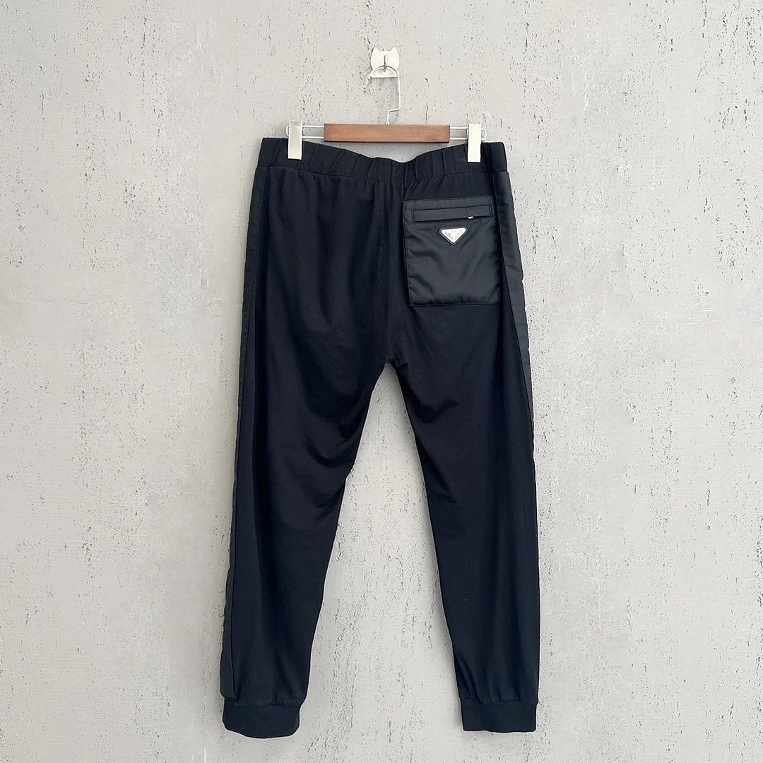 Prada Stylish Black Joggers with Logo Patch Size US 32 / EU 48 - 2 Thumbnail