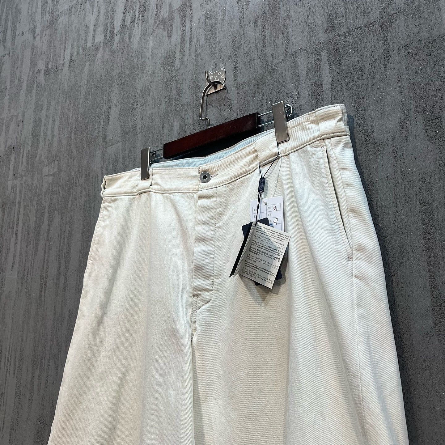 Prada Stylish Logo Patch Shorts in Beige Size US 38 / EU 54 - 7 Thumbnail