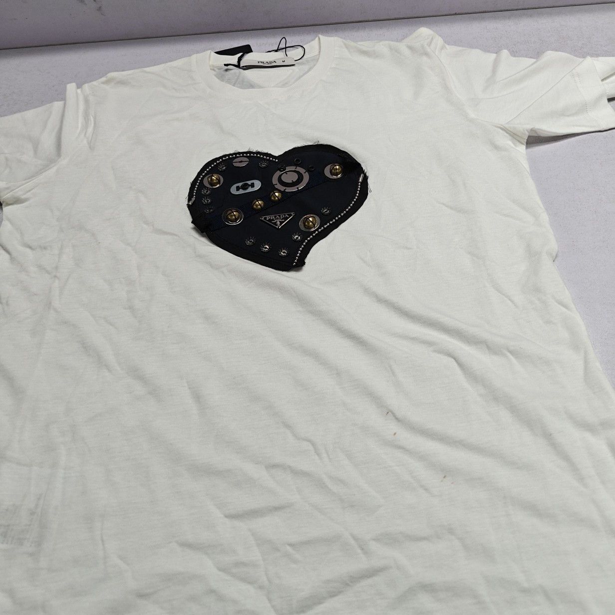 Prada Heart Patch Short Sleeve Tee in White Size US M / EU 48-50 / 2 - 8 Thumbnail