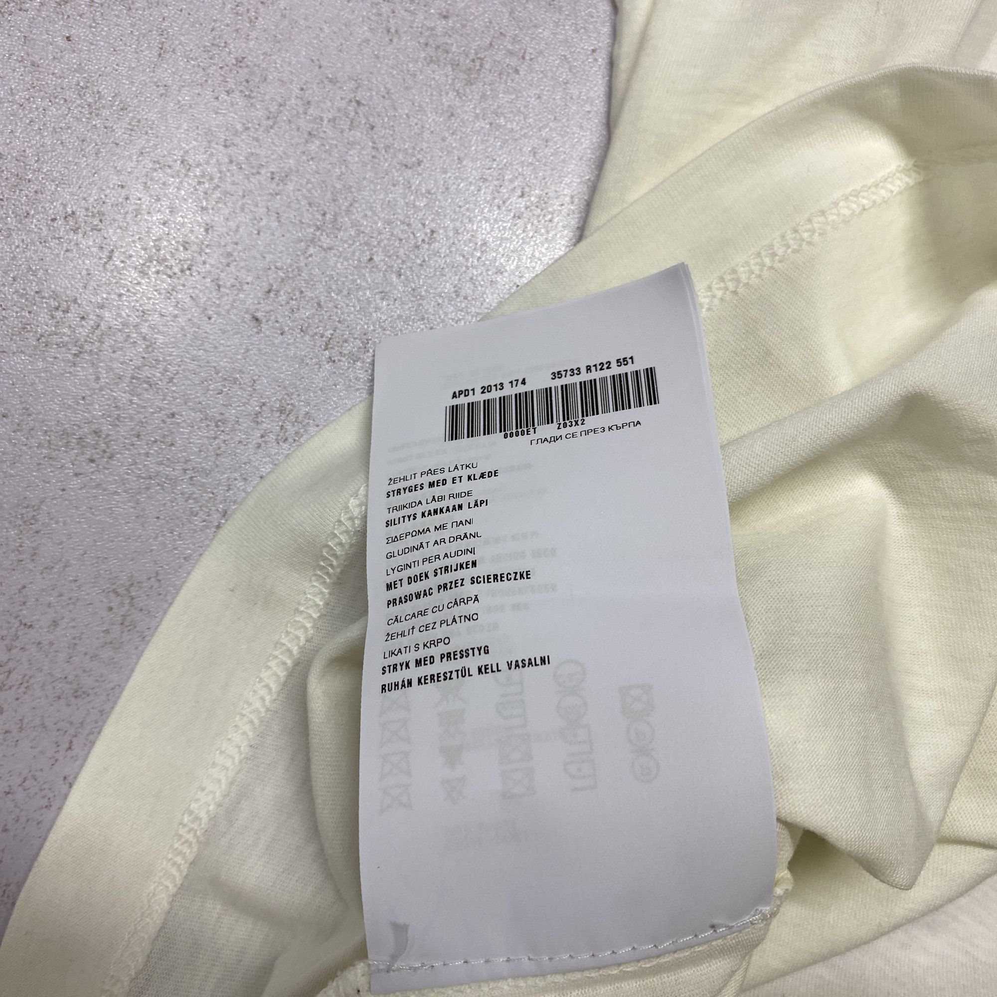 Prada Heart Patch Short Sleeve Tee in White Size US M / EU 48-50 / 2 - 5 Thumbnail