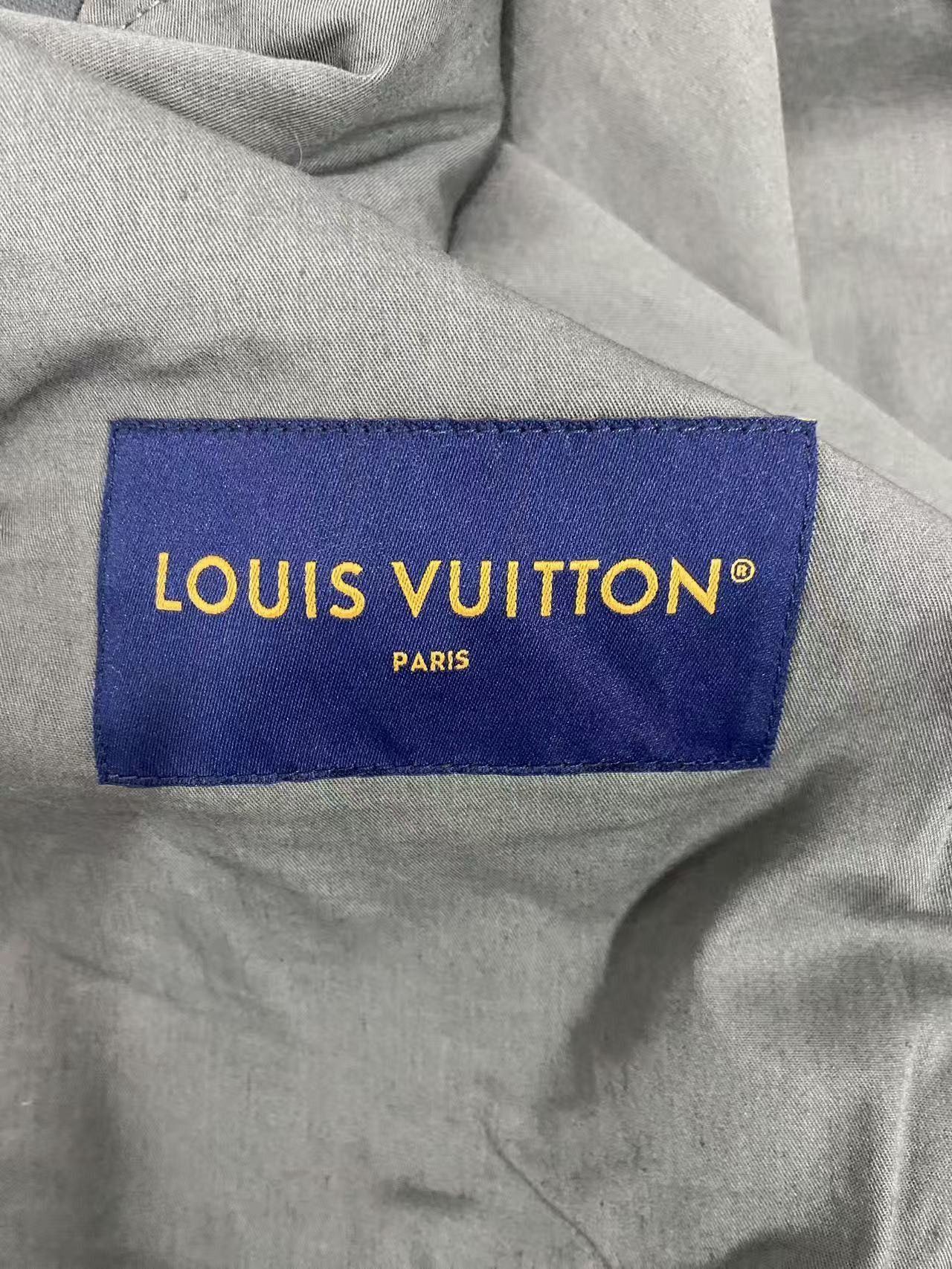 Louis Vuitton Embroidered Gray Work Jacket in Size L Size US L / EU 52-54 / 3 - 3 Thumbnail