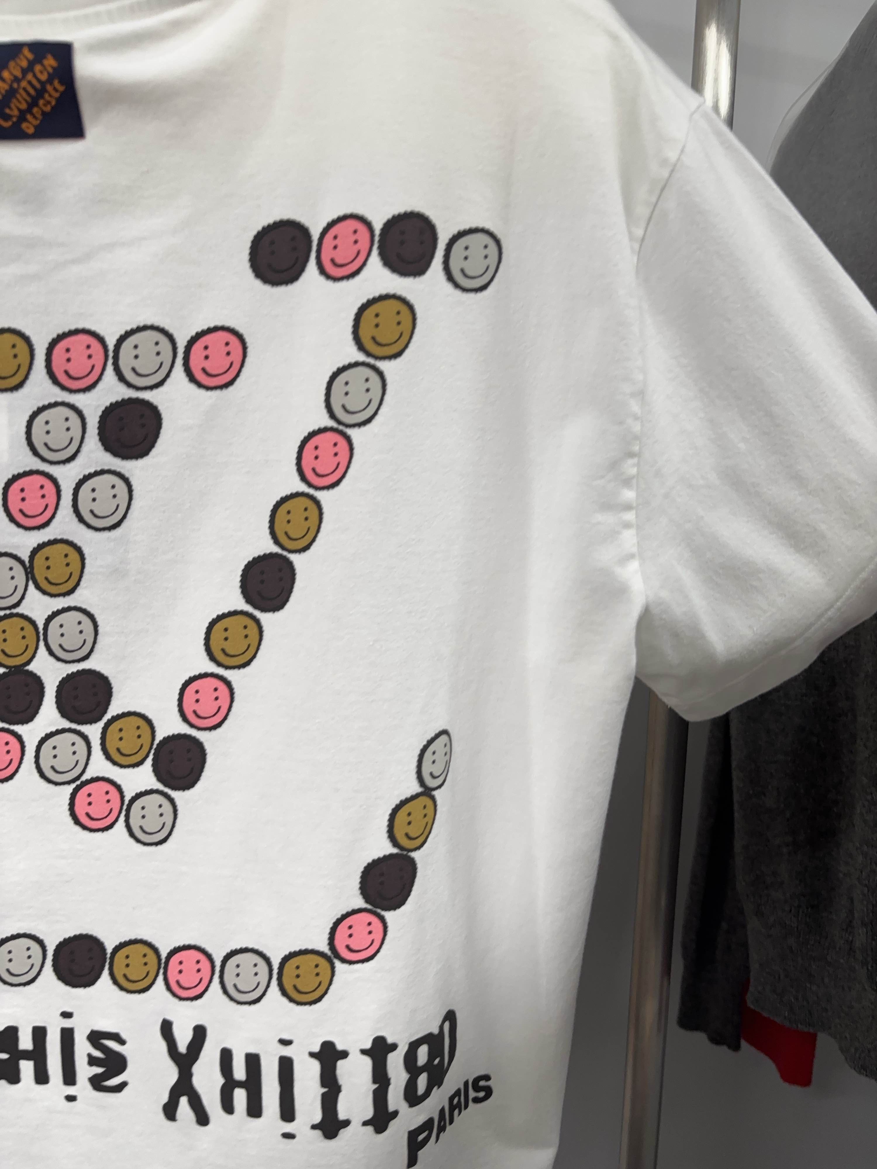 Louis Vuitton Smiley Print T-Shirt in White, Size XL Size US XL / EU 56 / 4 - 12 Thumbnail