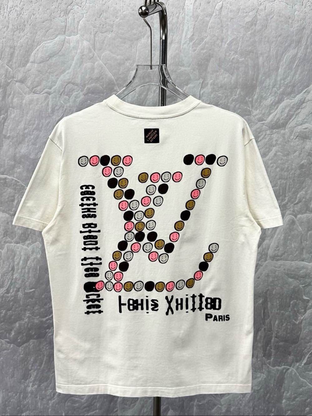 Louis Vuitton Smiley Print T-Shirt in White, Size XL Size US XL / EU 56 / 4 - 2 Thumbnail