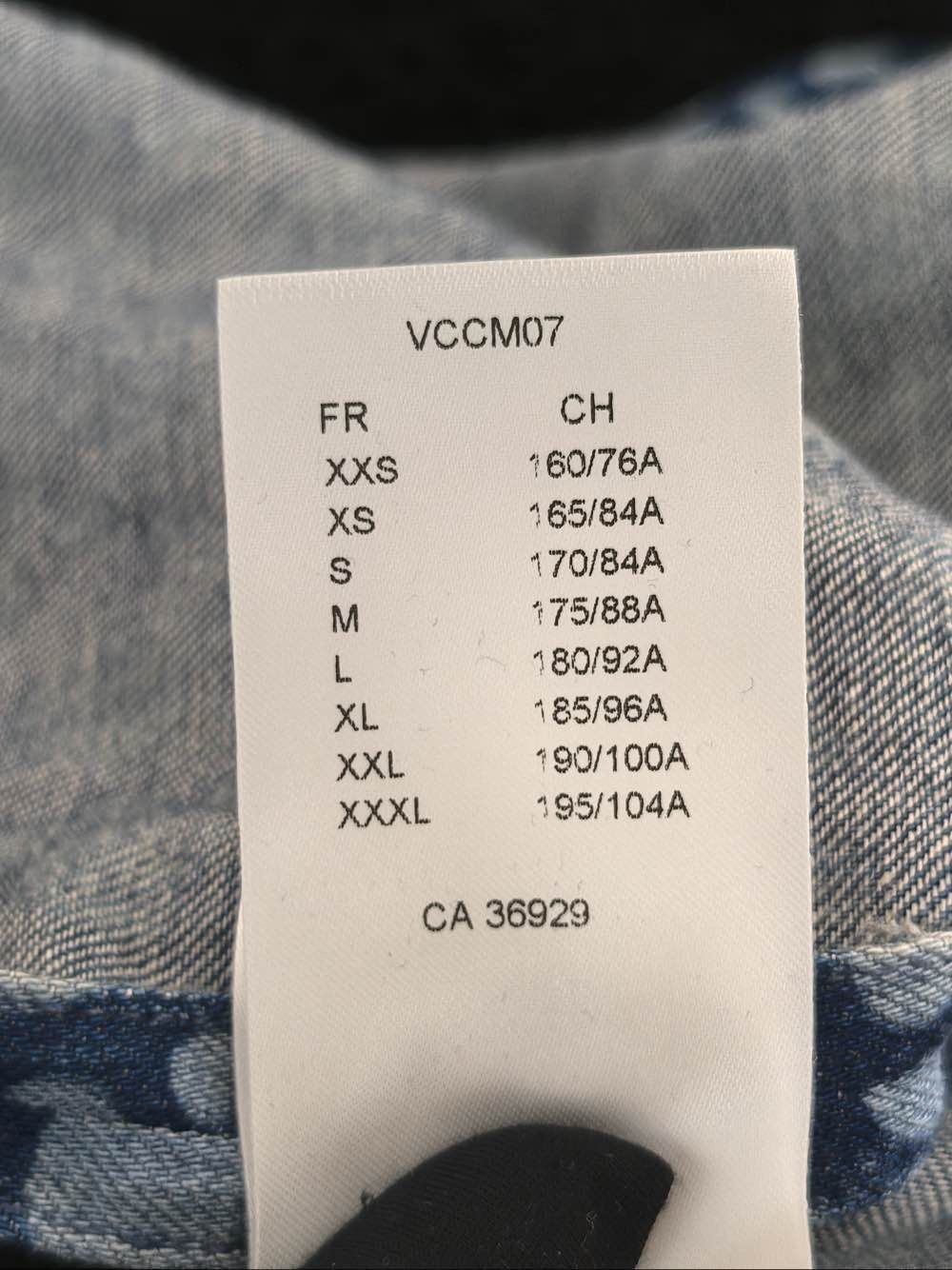 Louis Vuitton Blue Denim Shirt with Dot Pattern Size US L / EU 52-54 / 3 - 8 Thumbnail