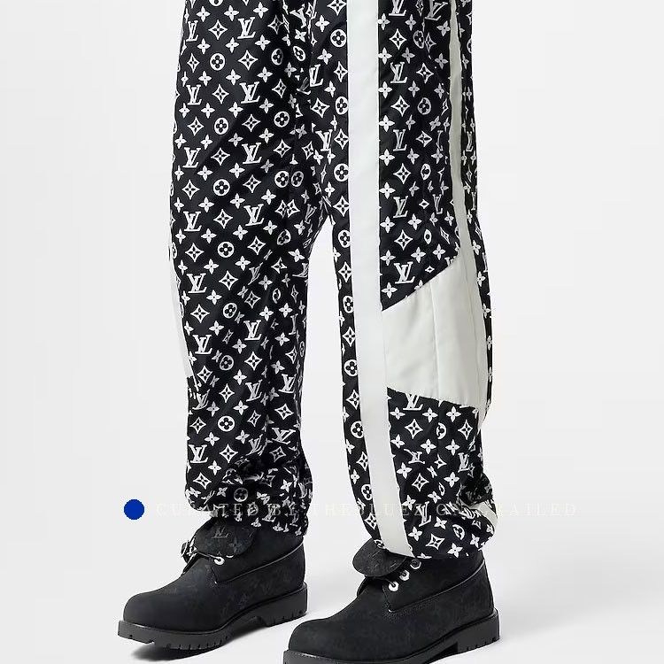 Louis Vuitton Black Monogram Sweatpants, Size 34 Size US 34 / EU 50 - 11 Thumbnail