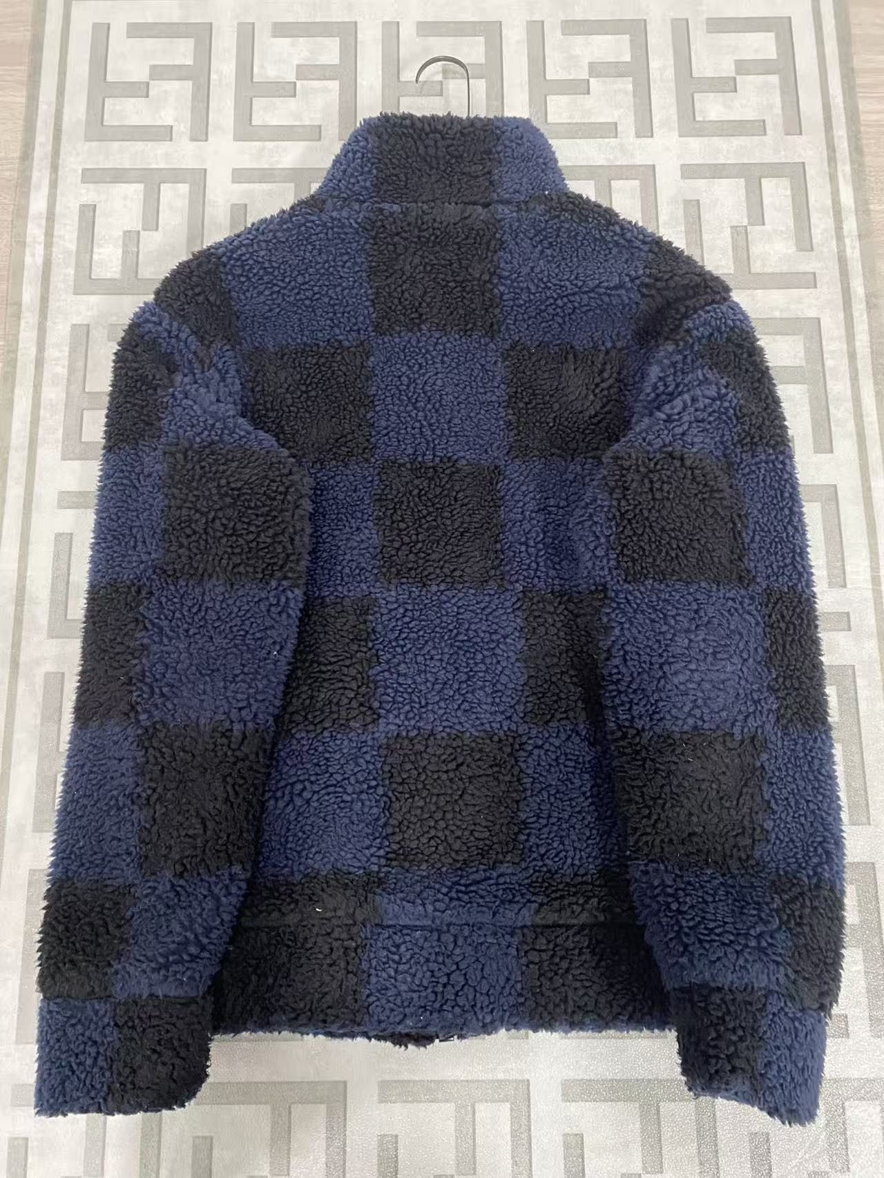 Louis Vuitton Damier Fleece Jacket in Blue, Size M Size US M / EU 48-50 / 2 - 2 Thumbnail