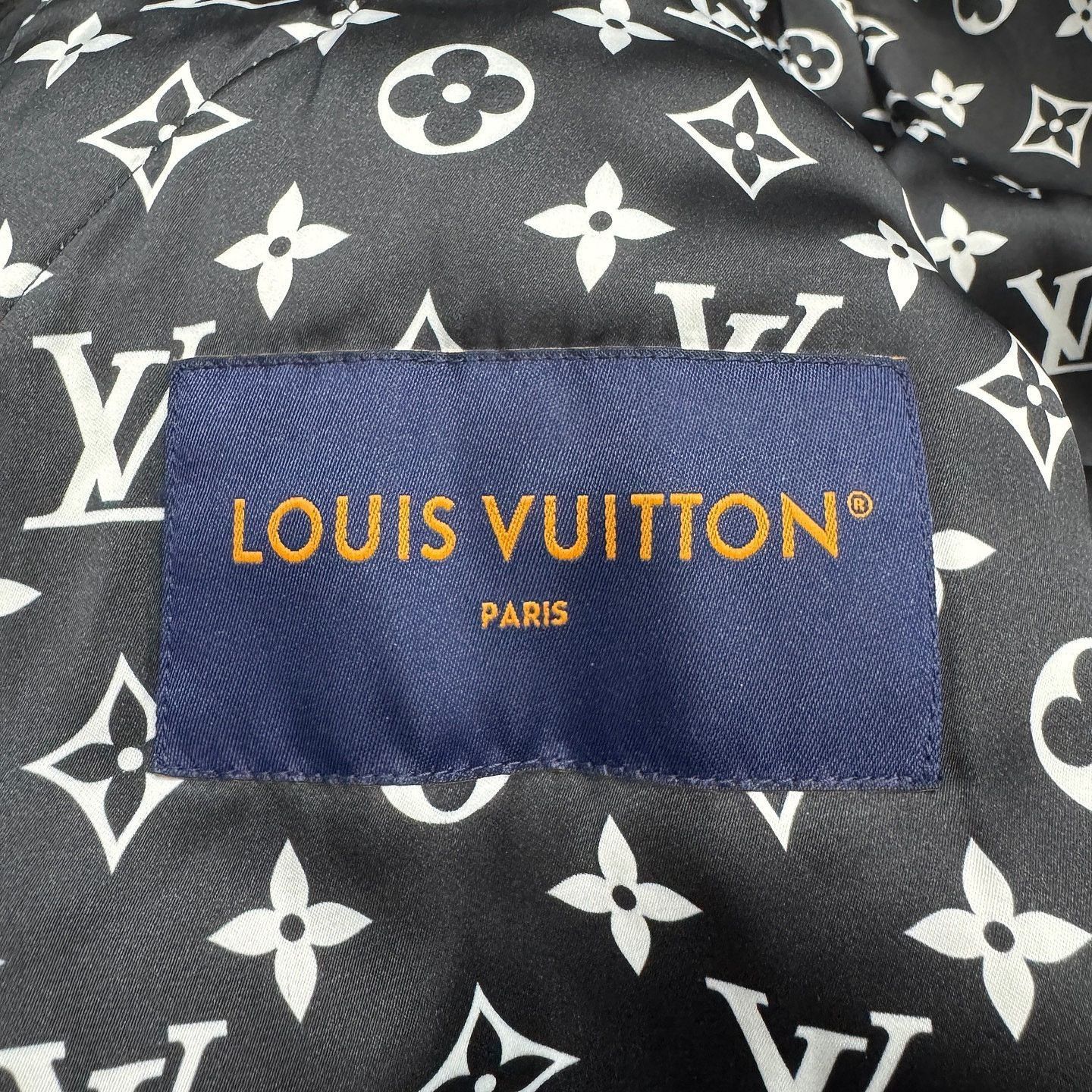 Louis Vuitton Elegant Leather Varsity Jacket in Black Size US M / EU 48-50 / 2 - 3 Thumbnail