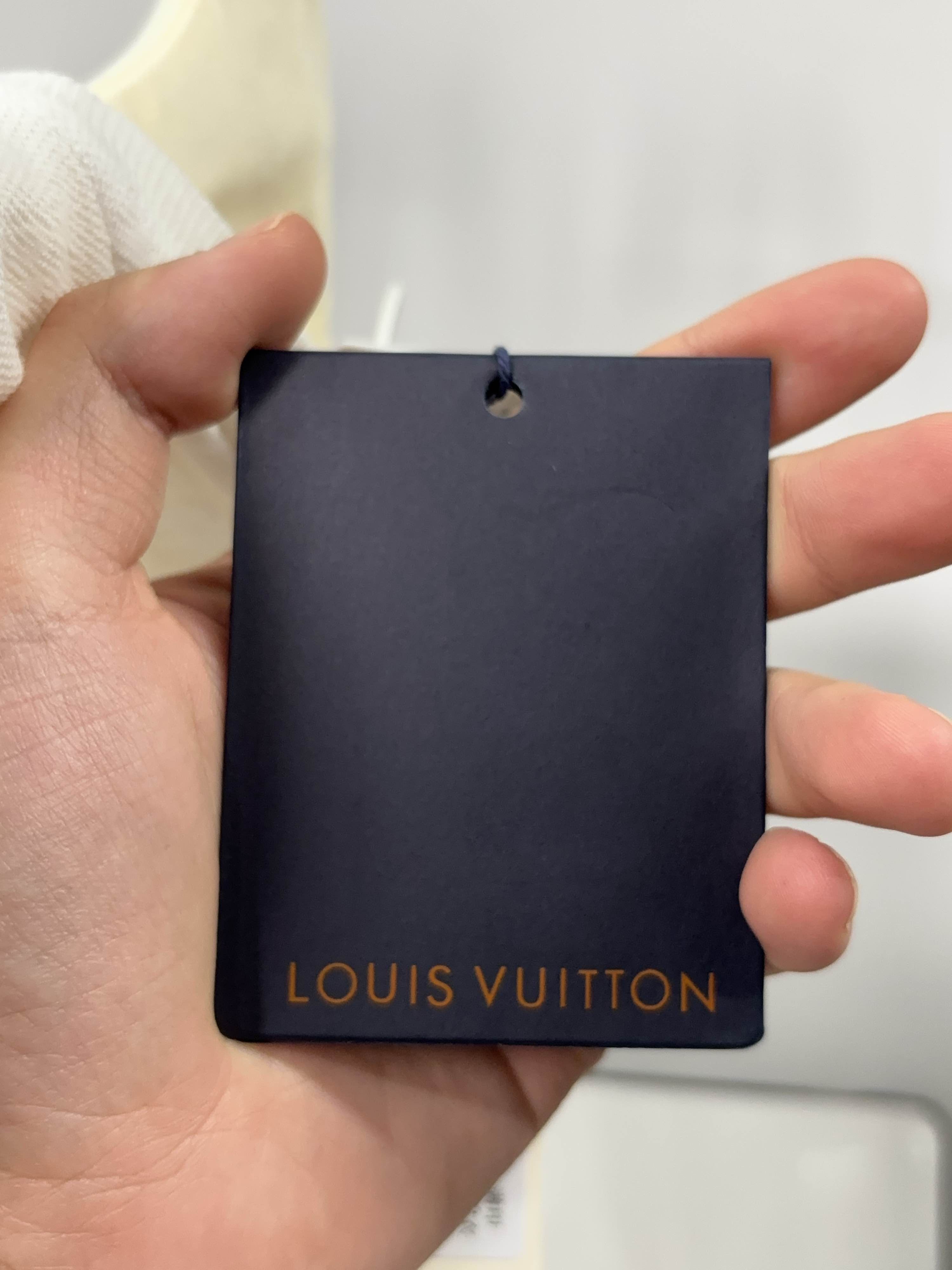 Louis Vuitton Monogram Pocket T-Shirt in White Size US S / EU 44-46 / 1 - 5 Thumbnail