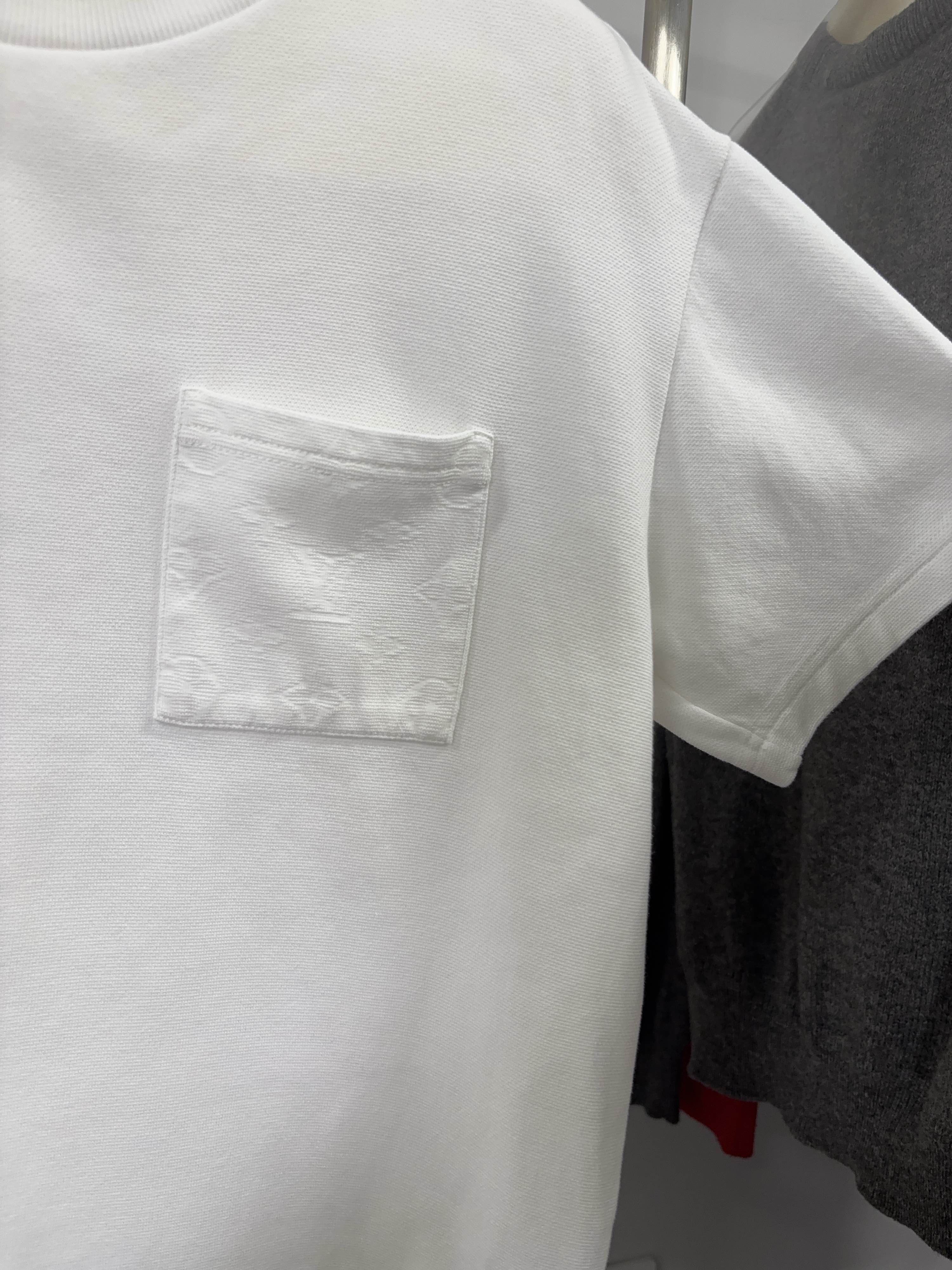 Louis Vuitton Monogram Pocket T-Shirt in White Size US S / EU 44-46 / 1 - 8 Thumbnail