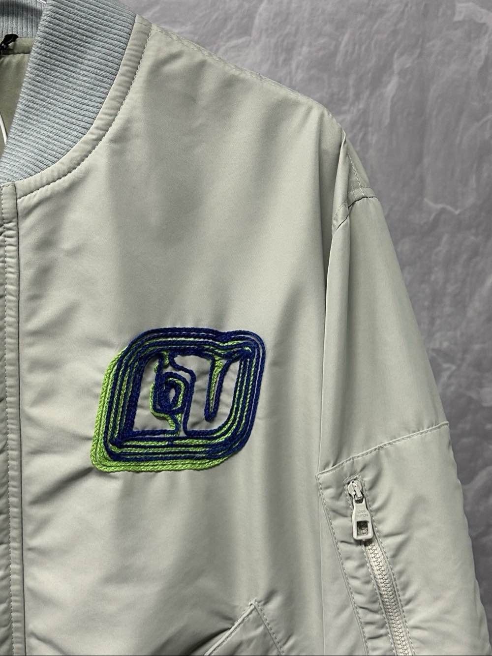 Louis Vuitton Logo Embroidered Bomber Jacket in Green Size US M / EU 48-50 / 2 - 6 Thumbnail
