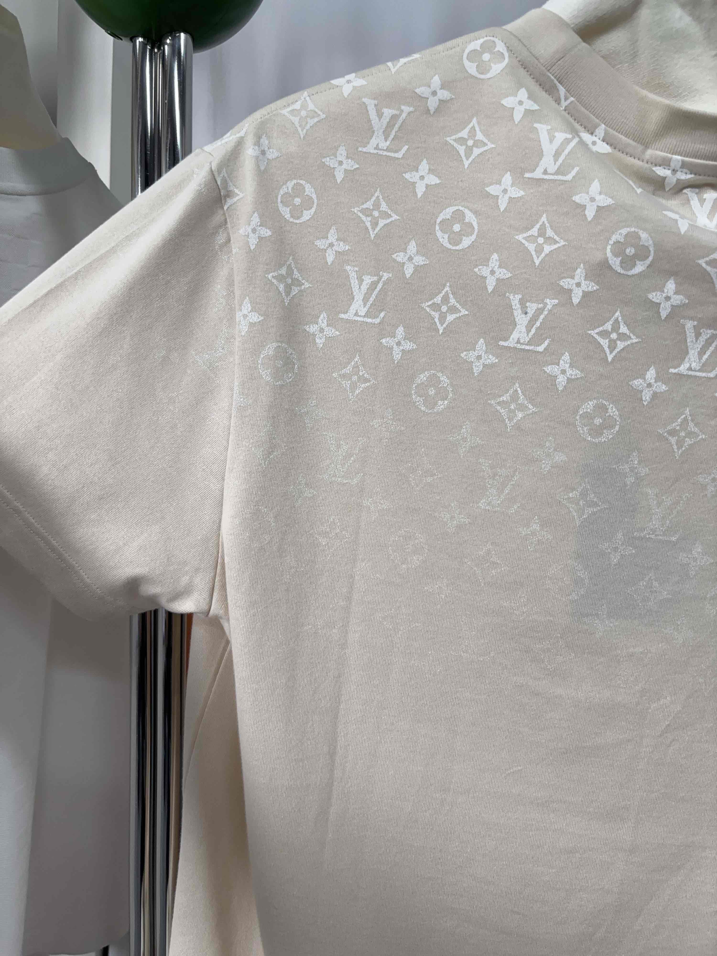 Louis Vuitton Monogram Gradient Short Sleeve Tee Size US S / EU 44-46 / 1 - 9 Thumbnail