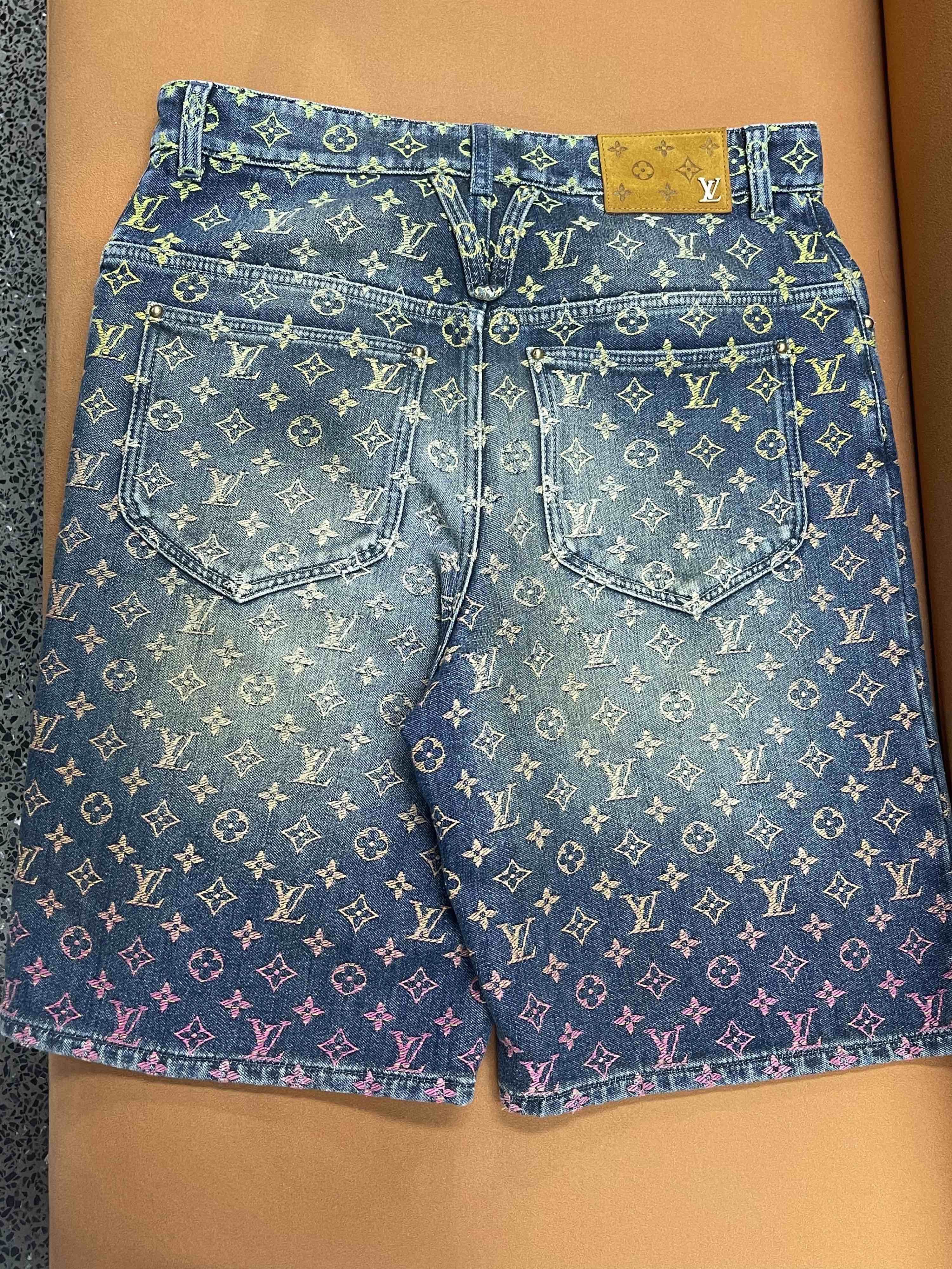 Louis Vuitton Monogram Gradient Denim Shorts Size US 30 / EU 46 - 2 Thumbnail