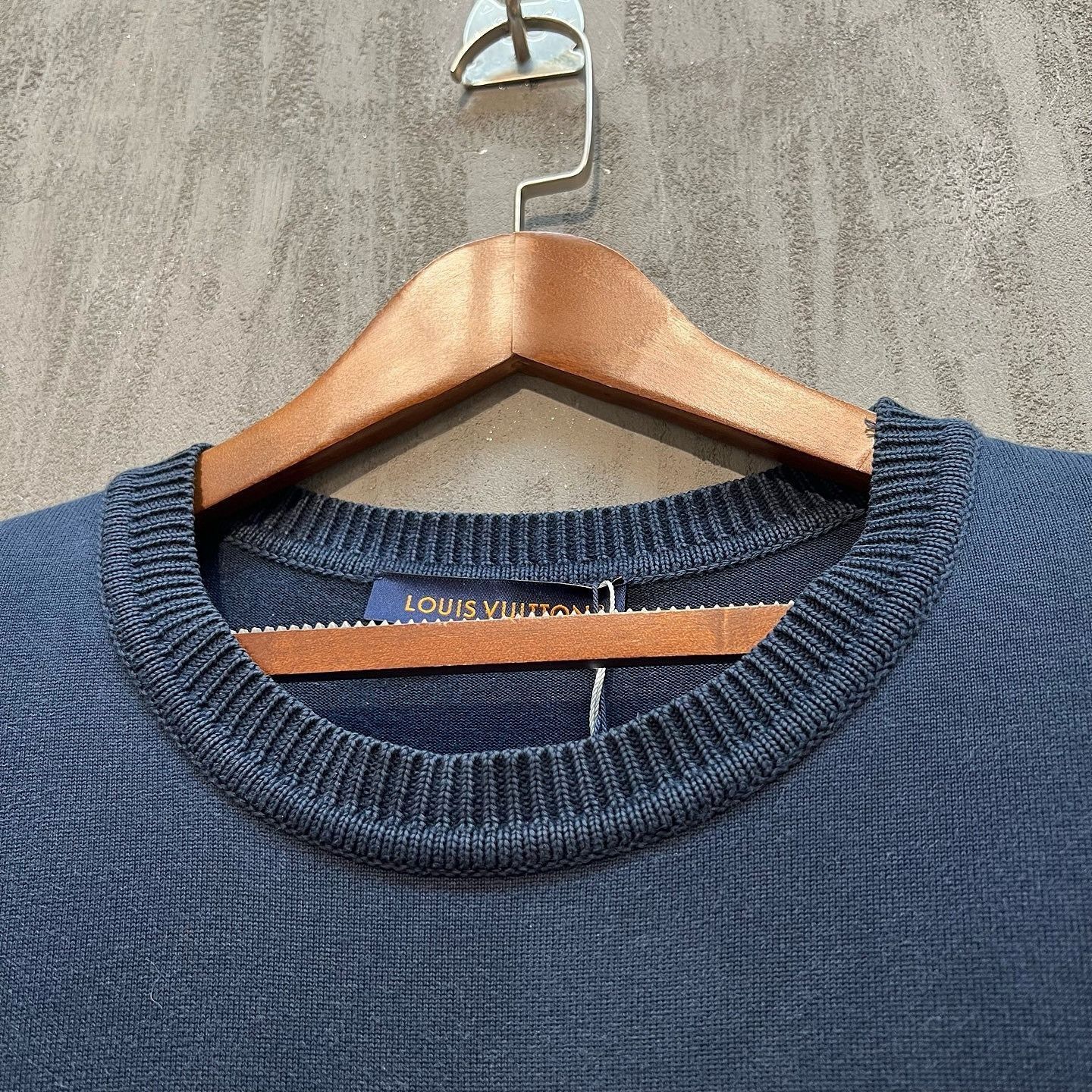 Louis Vuitton Stylish Knit T-Shirt in Blue Size US XXL / EU 58 / 5 - 6 Thumbnail