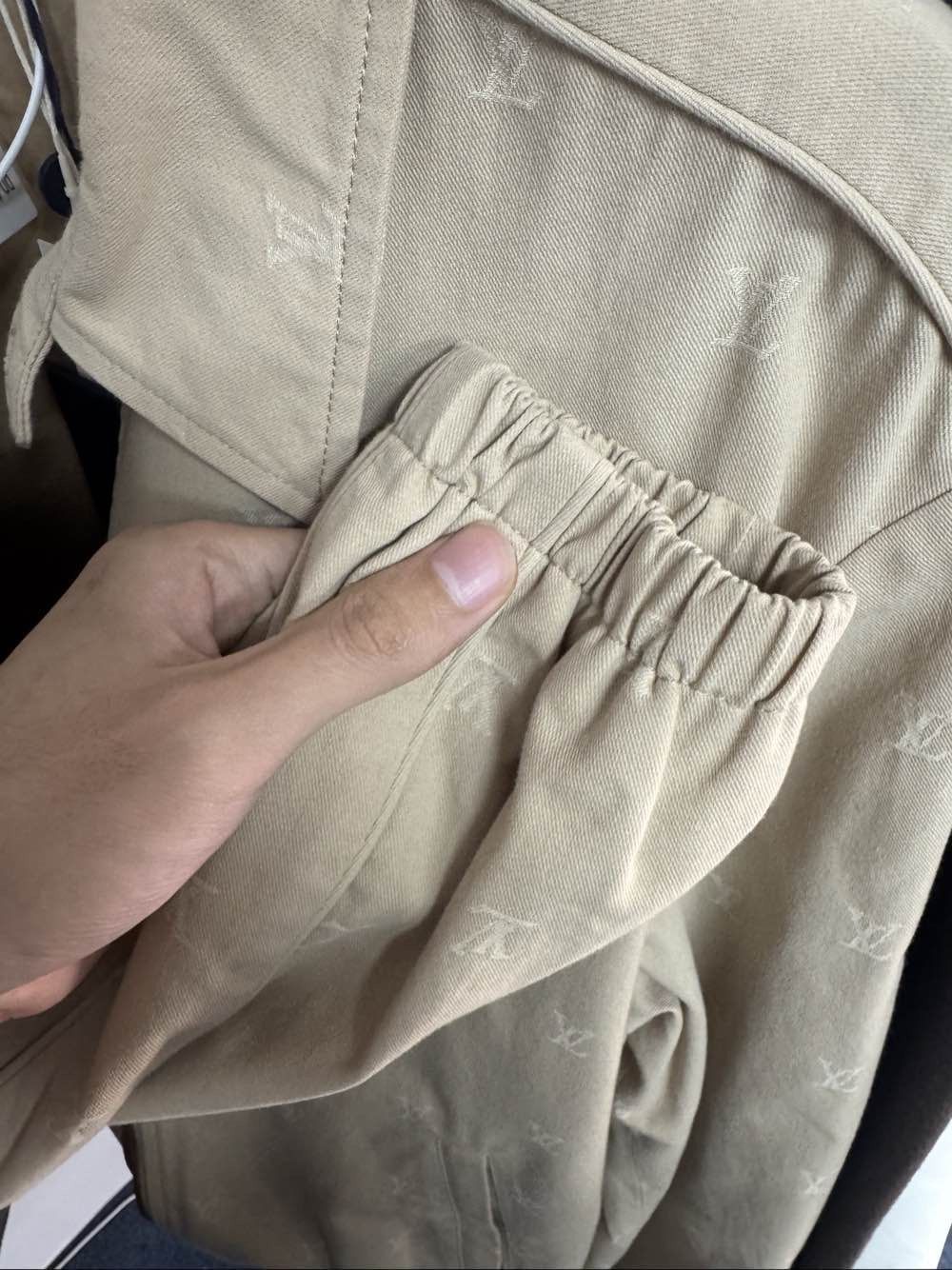 Louis Vuitton Monogram Zip-Up Jacket in Beige Size US L / EU 52-54 / 3 - 9 Thumbnail