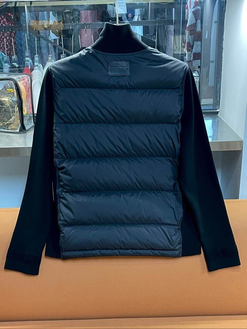 Louis Vuitton Monogram Down Light Jacket in Black Size US S / EU 44-46 / 1 - 2 Thumbnail
