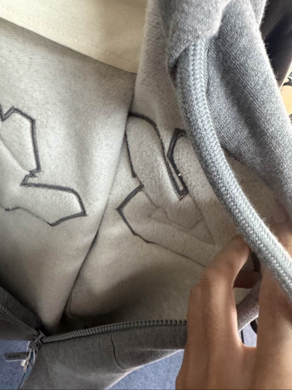 Louis Vuitton 3D Graffiti Zip-Up Hoodie in Gray Size US L / EU 52-54 / 3 - 8 Thumbnail