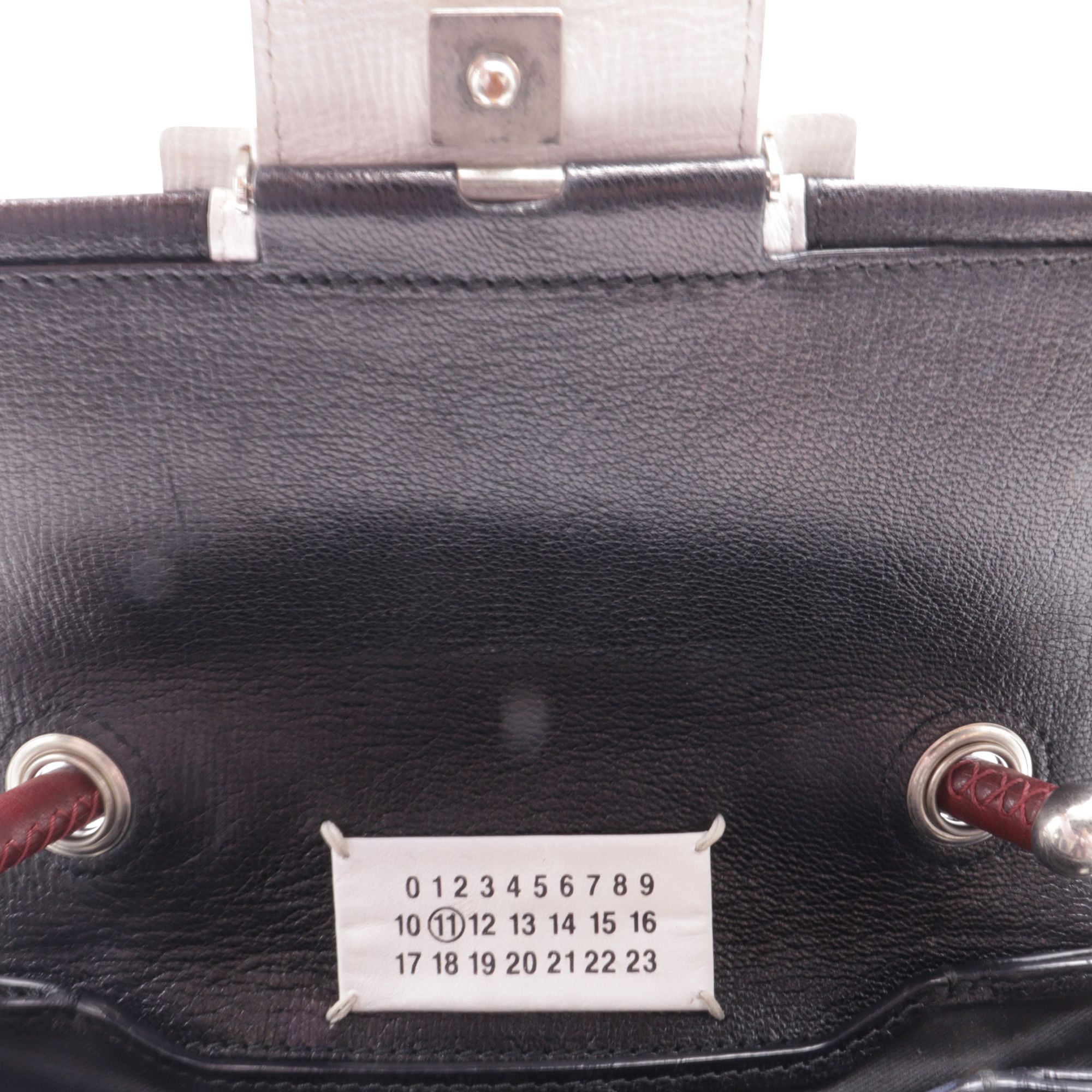 Maison Margiela Maison Margiela Buckle Detail Shoulder Bag in Black Goat Lea Size ONE SIZE - 8 Thumbnail