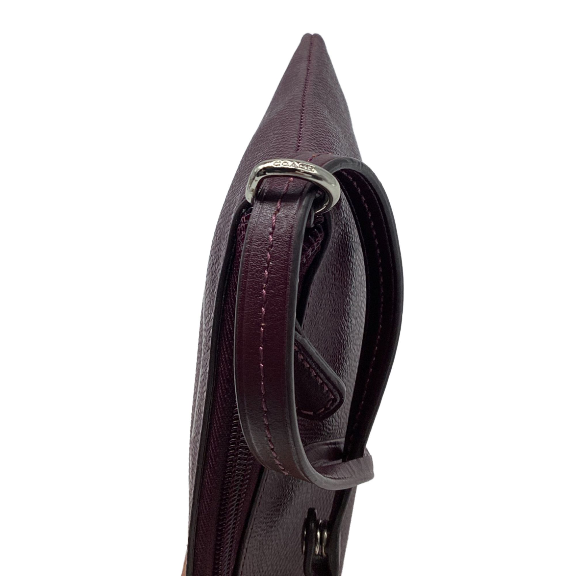 Coach Coach Wrislet Pouch in Burgundy Leather Size ONE SIZE - 9 Thumbnail