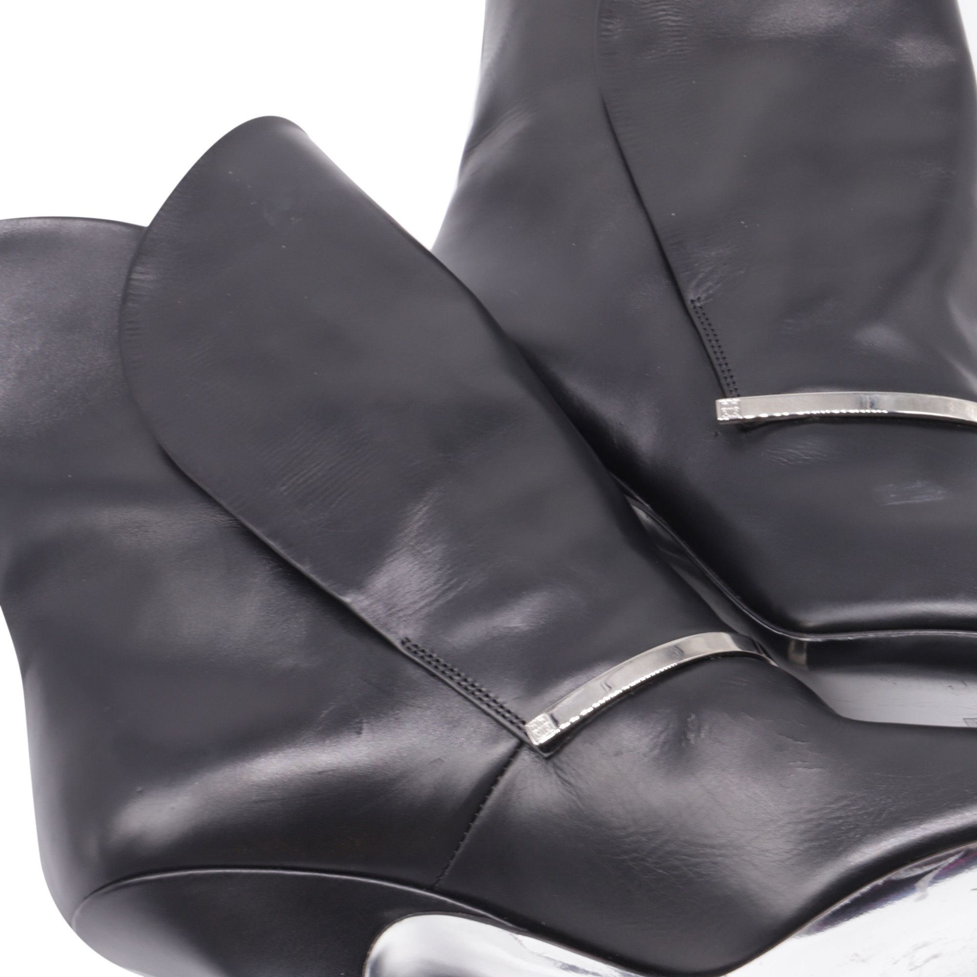 Givenchy Givenchy Bar Embellished Pointed Ankle Boots in Black Leathe Size US 6.5 / IT 36.5 - 7 Thumbnail