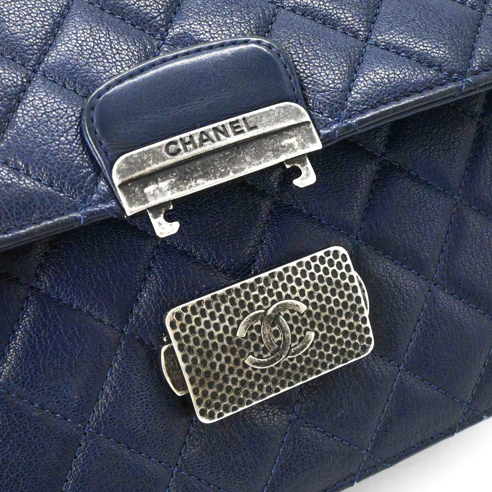 Chanel CHANEL Matelassé Shoulder Bag/Handbag with Chain, Navy, Women's Size ONE SIZE - 9 Thumbnail