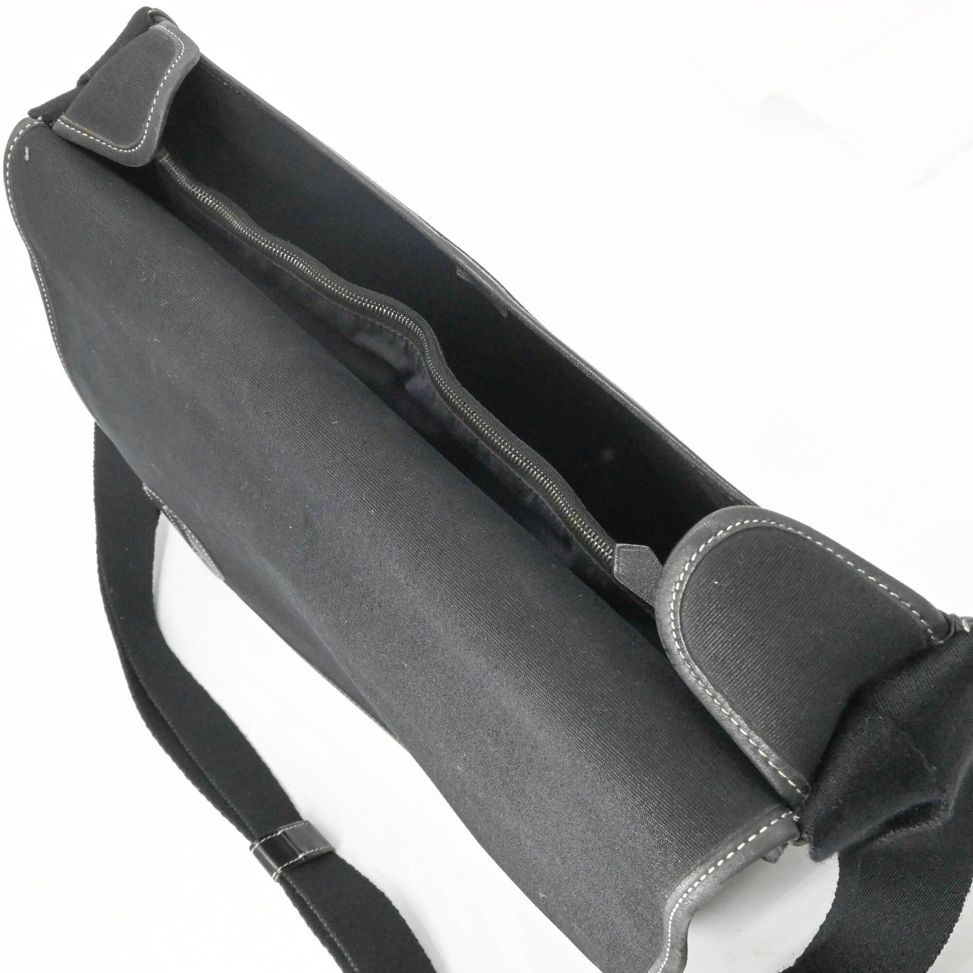 Hermes HERMES Buenaventura MM Shoulder Bag for Men and Women, Black Size ONE SIZE - 11 Thumbnail