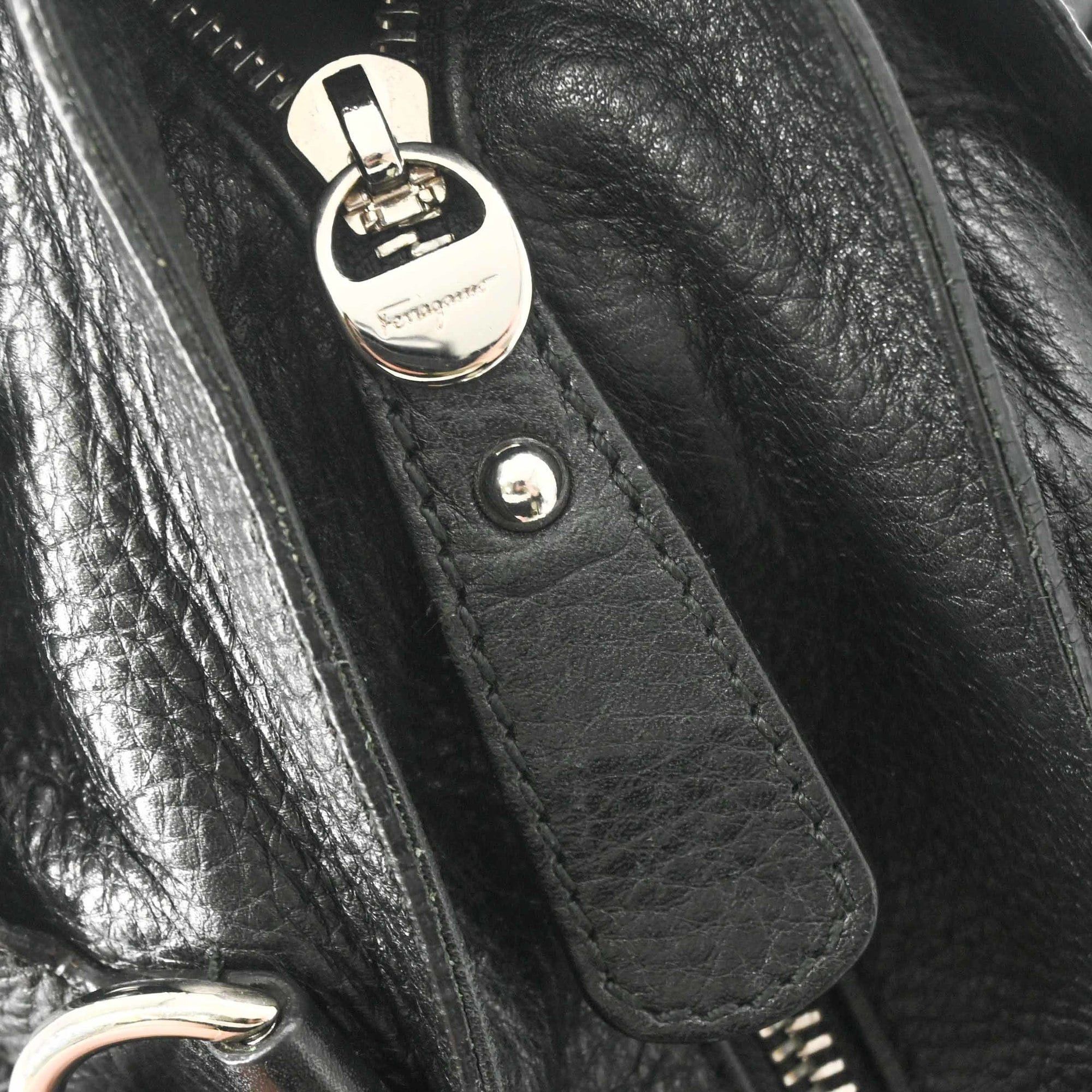 Salvatore Ferragamo Salvatore Ferragamo Gancini Handbag for Women, Black Size ONE SIZE - 9 Thumbnail