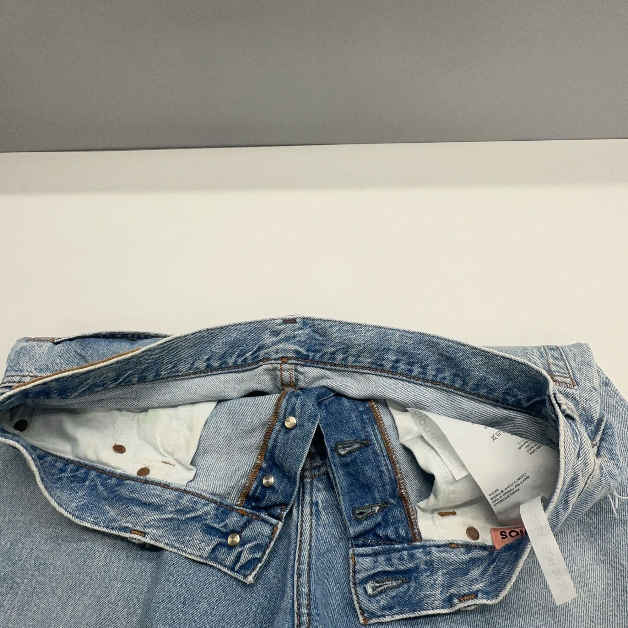 Acne Studios Acne Studios Light Wash Jeans Size 30 Size US 30 / EU 46 - 6 Thumbnail
