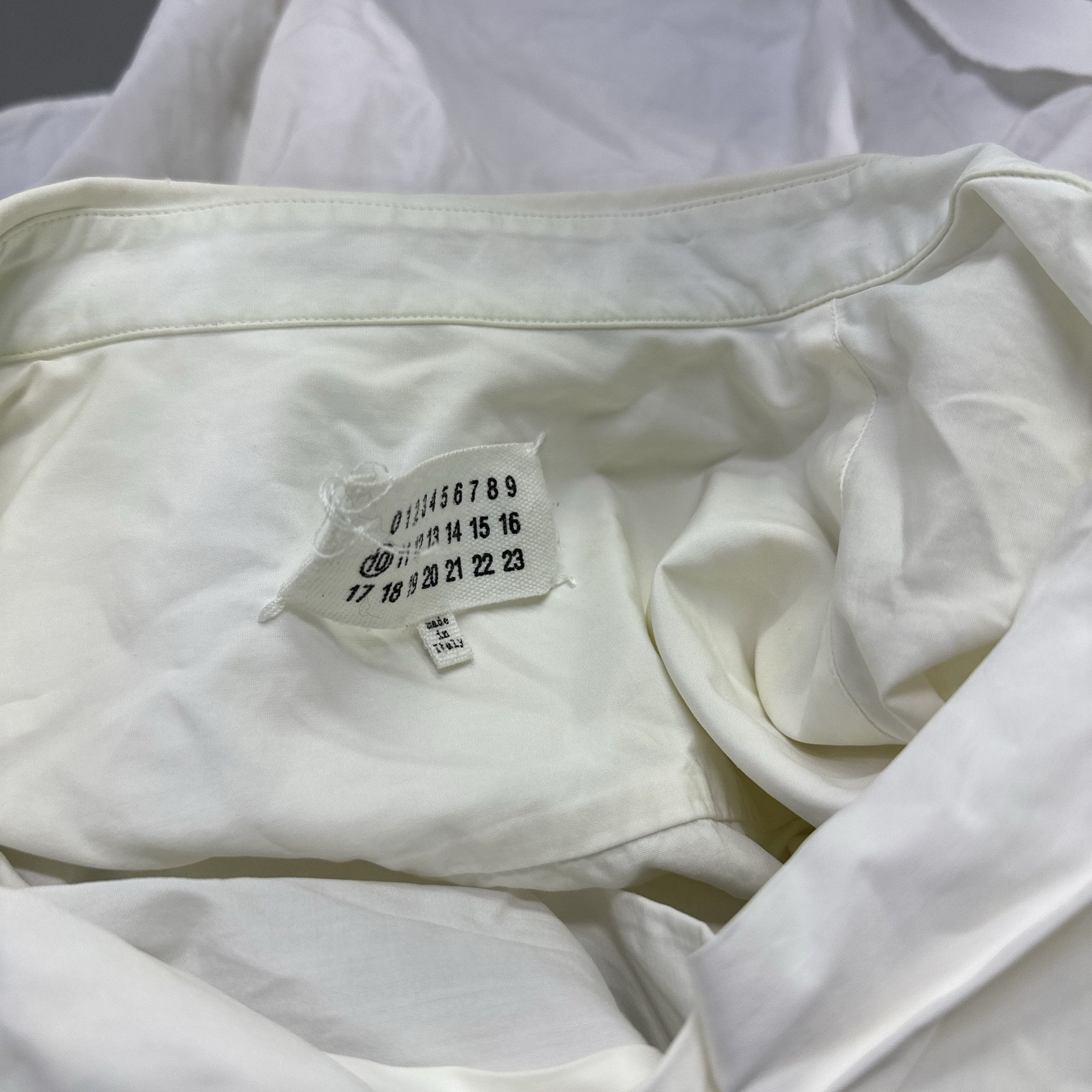 Maison Margiela Maison Margiela White Button Up Shirt Size 48 Size US M / EU 48-50 / 2 - 3 Thumbnail