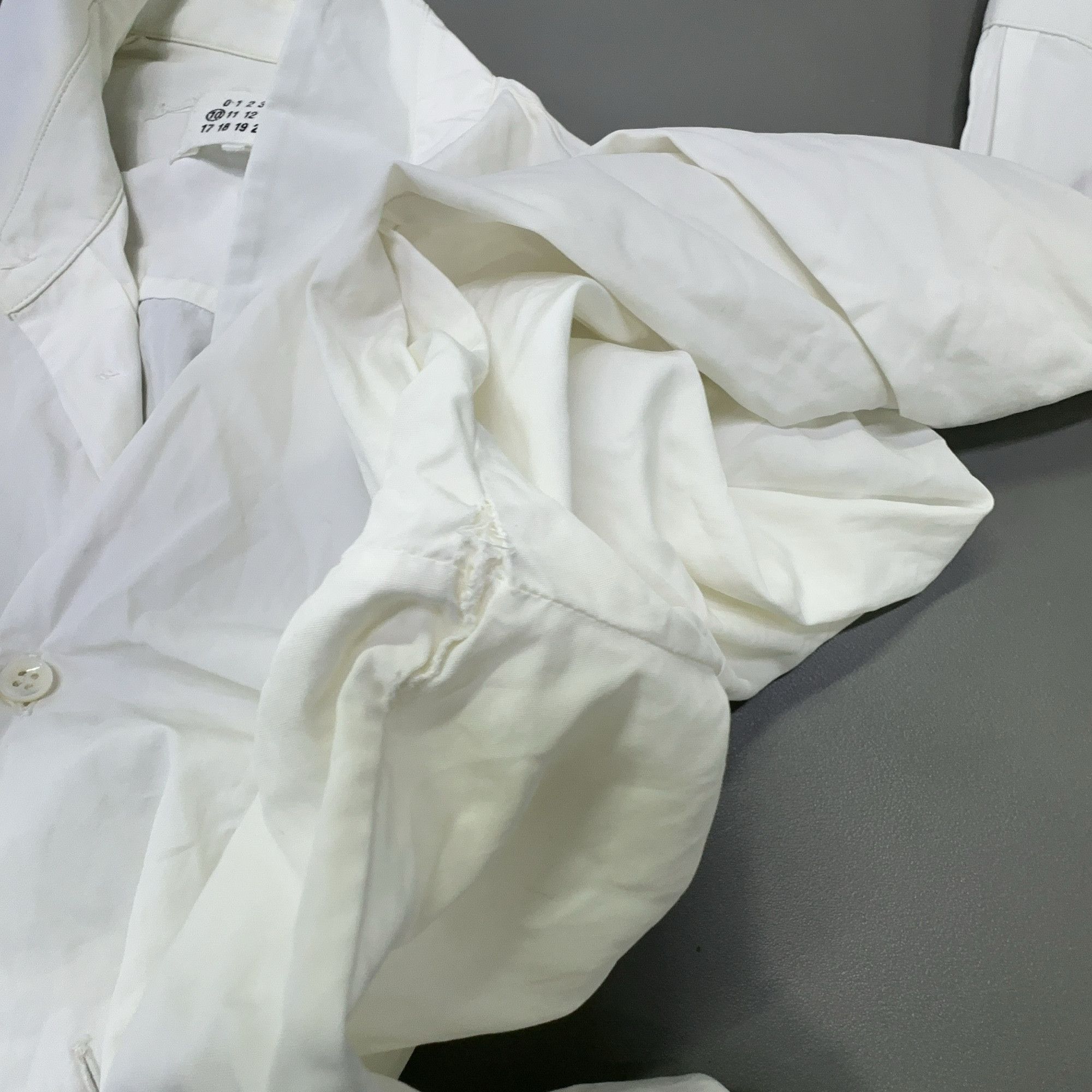 Maison Margiela Maison Margiela White Button Up Shirt Size 48 Size US M / EU 48-50 / 2 - 12 Thumbnail