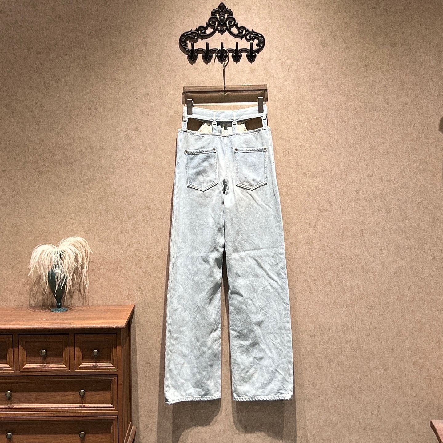 Maison Margiela Maison Margiela Cut-Out Waist Jeans Size 38 Size 26" / US 2 / IT 38 - 2 Thumbnail