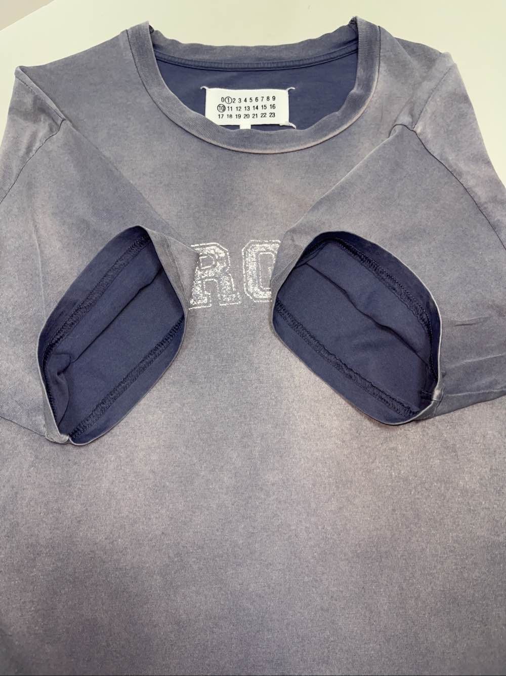 Maison Margiela Maison Margiela Logo Print T-Shirt Size S Size S / US 4 / IT 40 - 7 Thumbnail